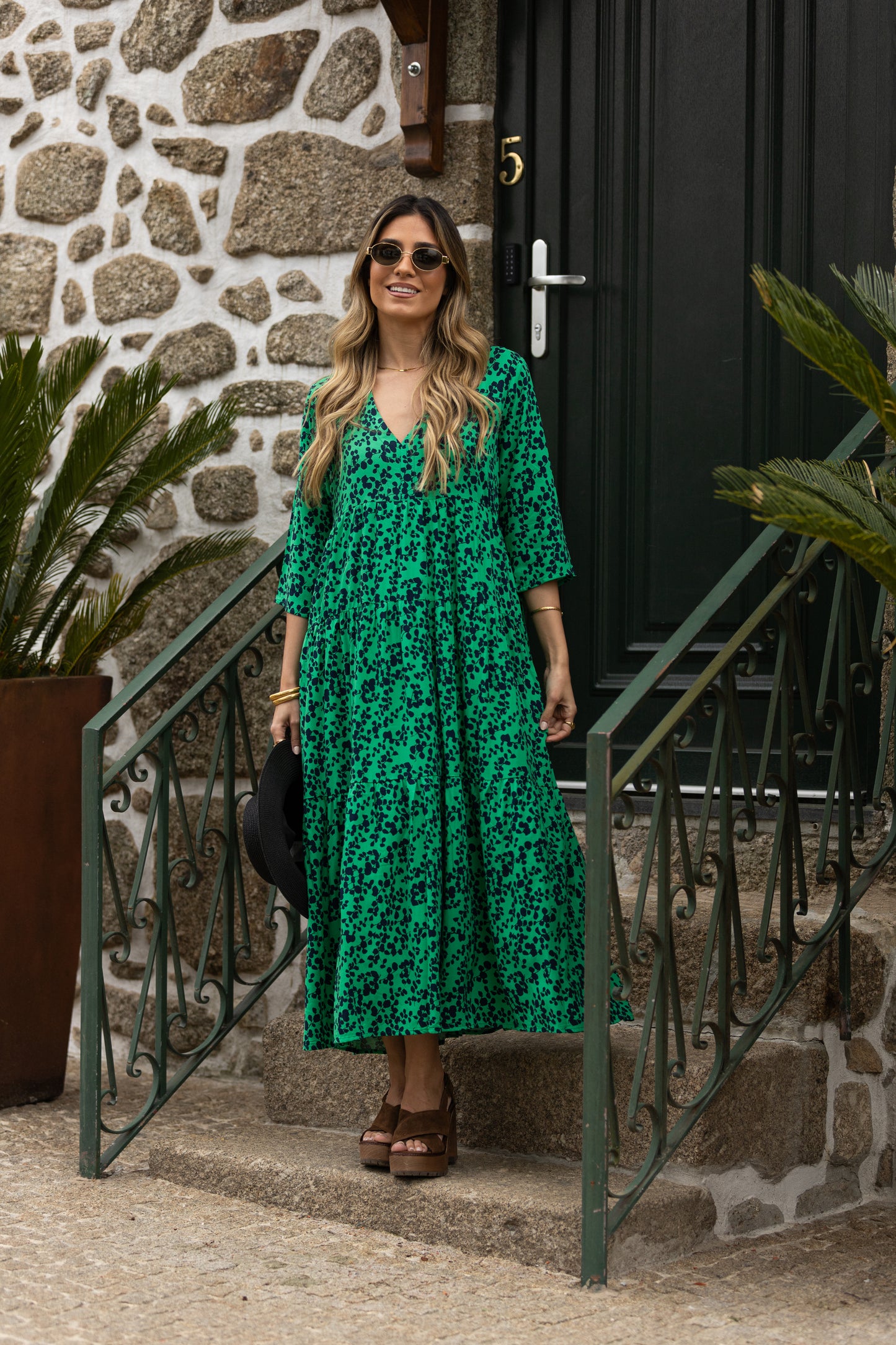 Vestido comprido com folhos