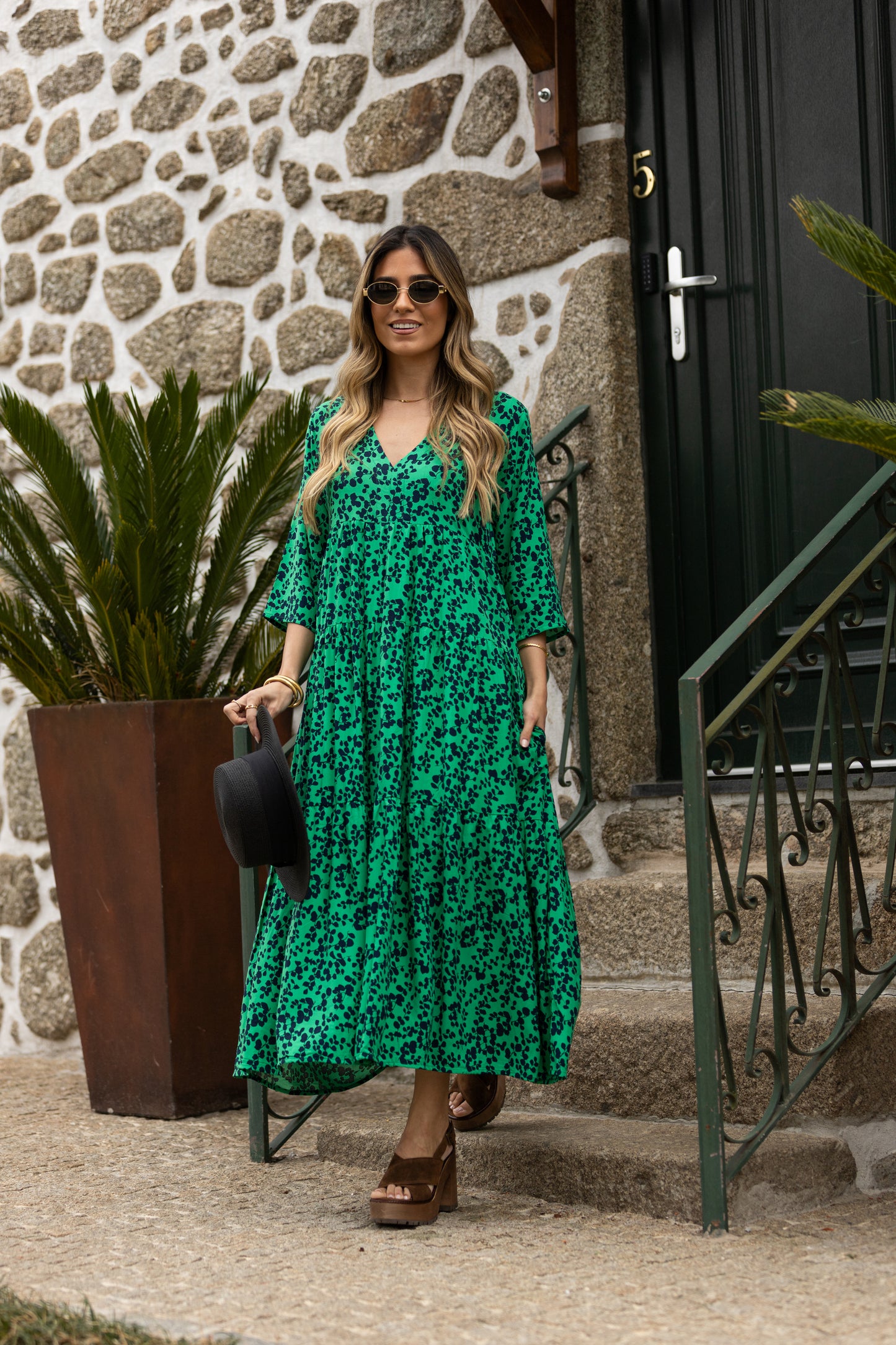 Vestido comprido com folhos