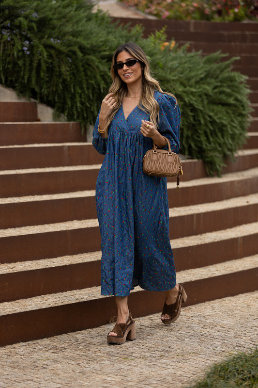 Vestido midi com folhos