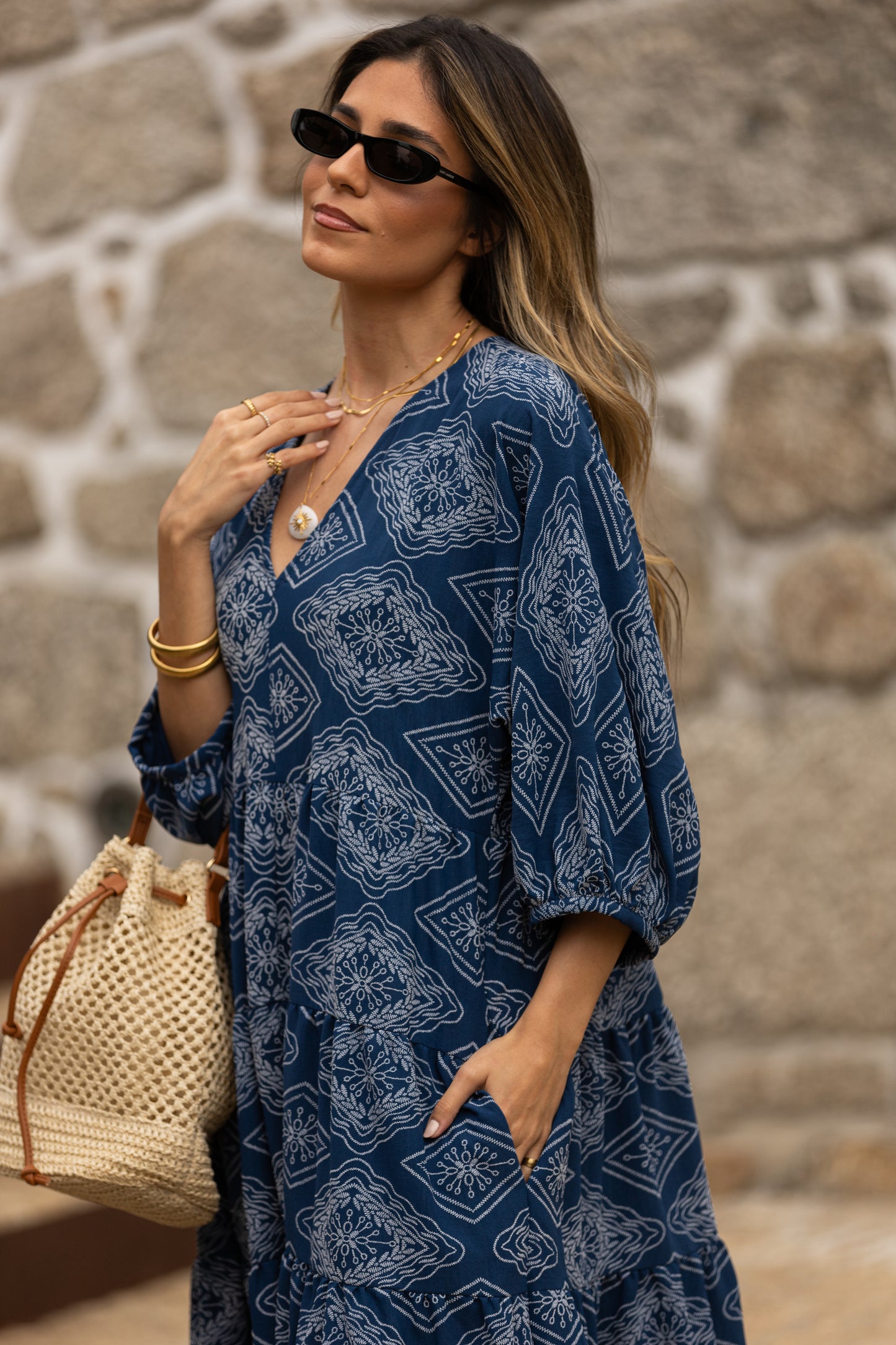 Vestido comprido com folhos