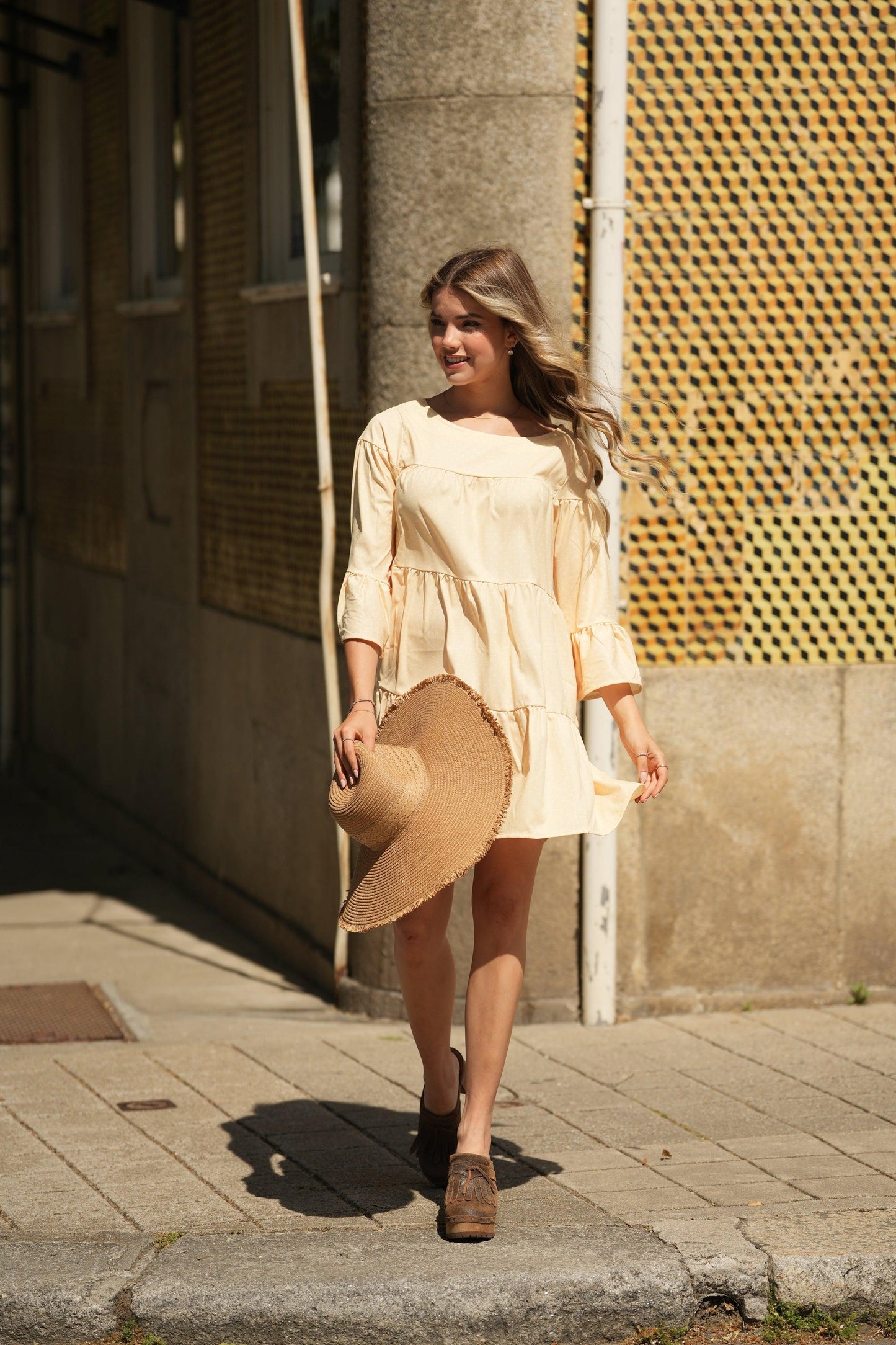 Vestido com folhos