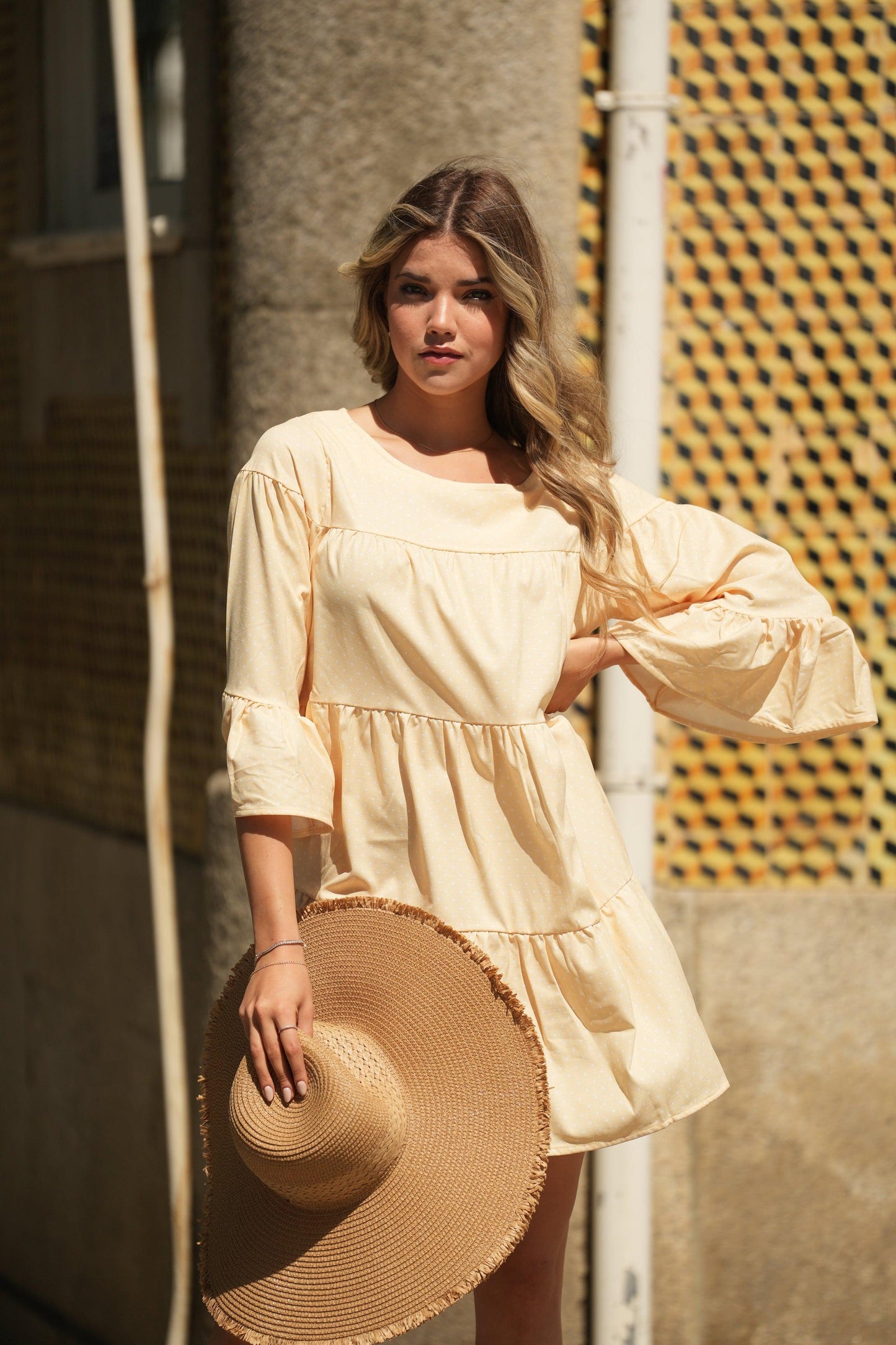 Vestido com folhos