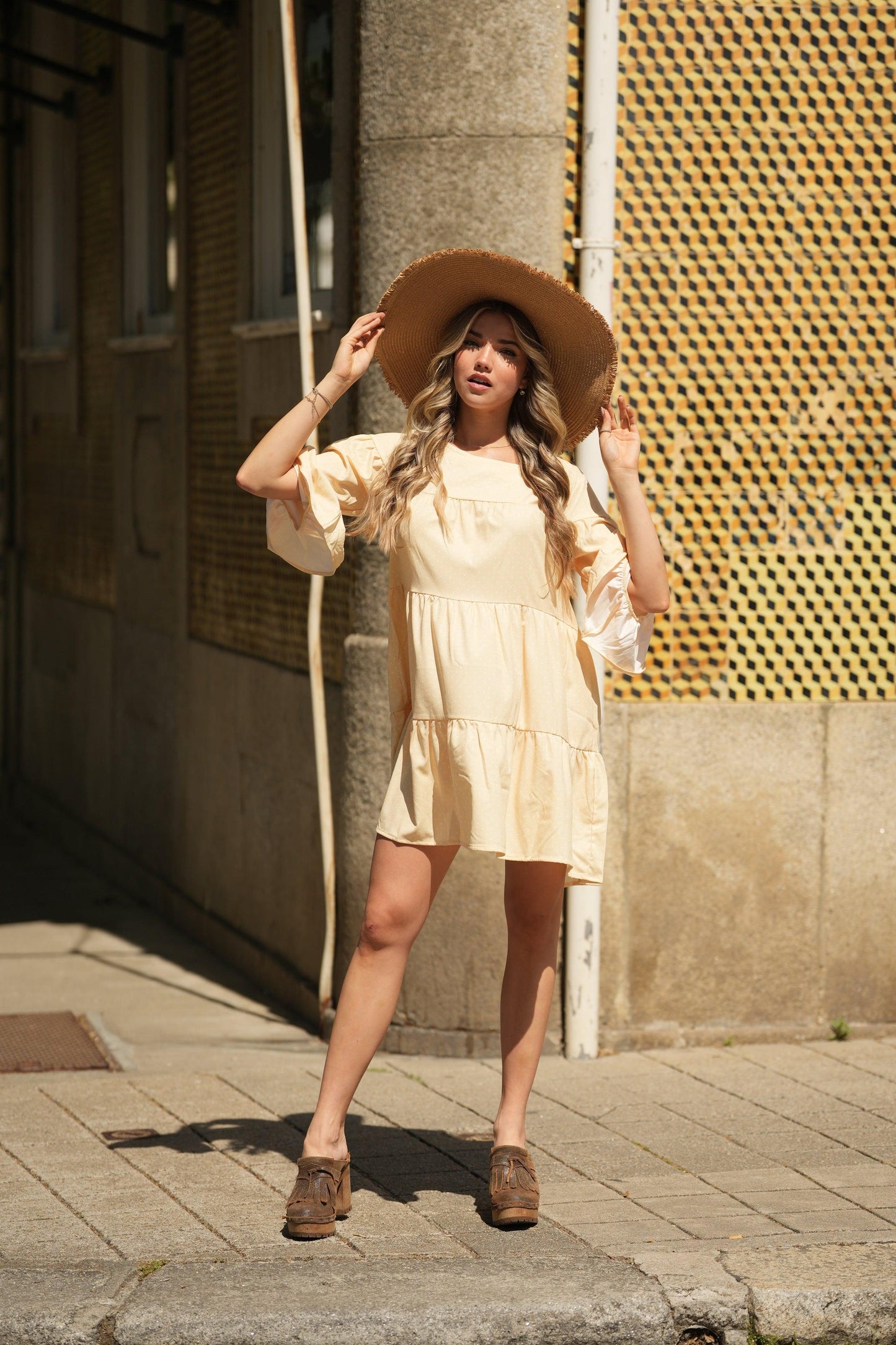 Vestido com folhos