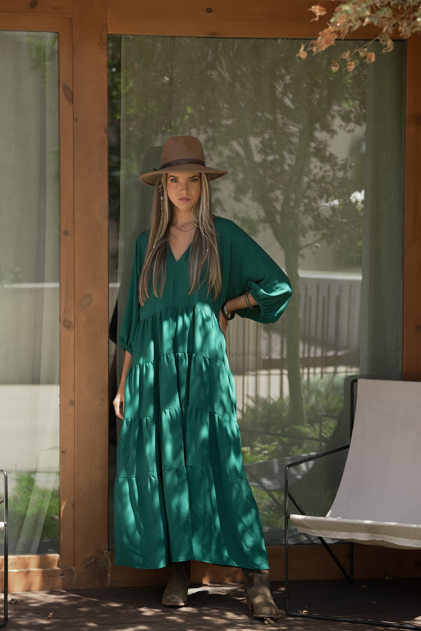 Vestido comprido com folhos