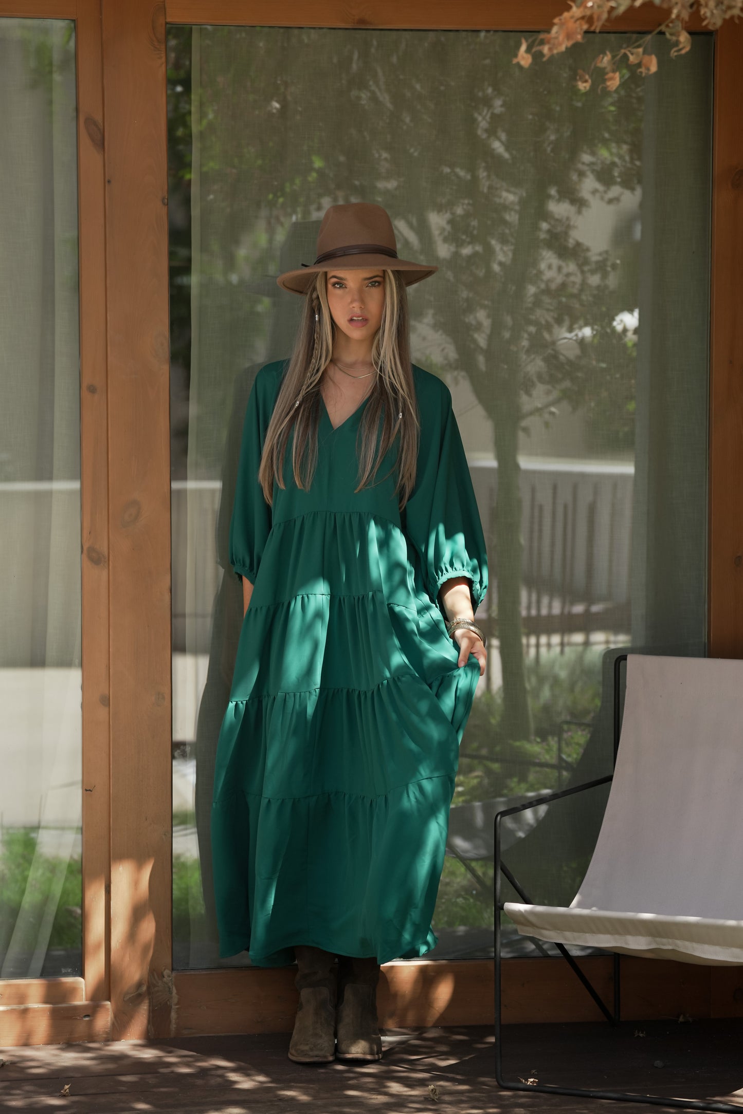 Vestido comprido com folhos