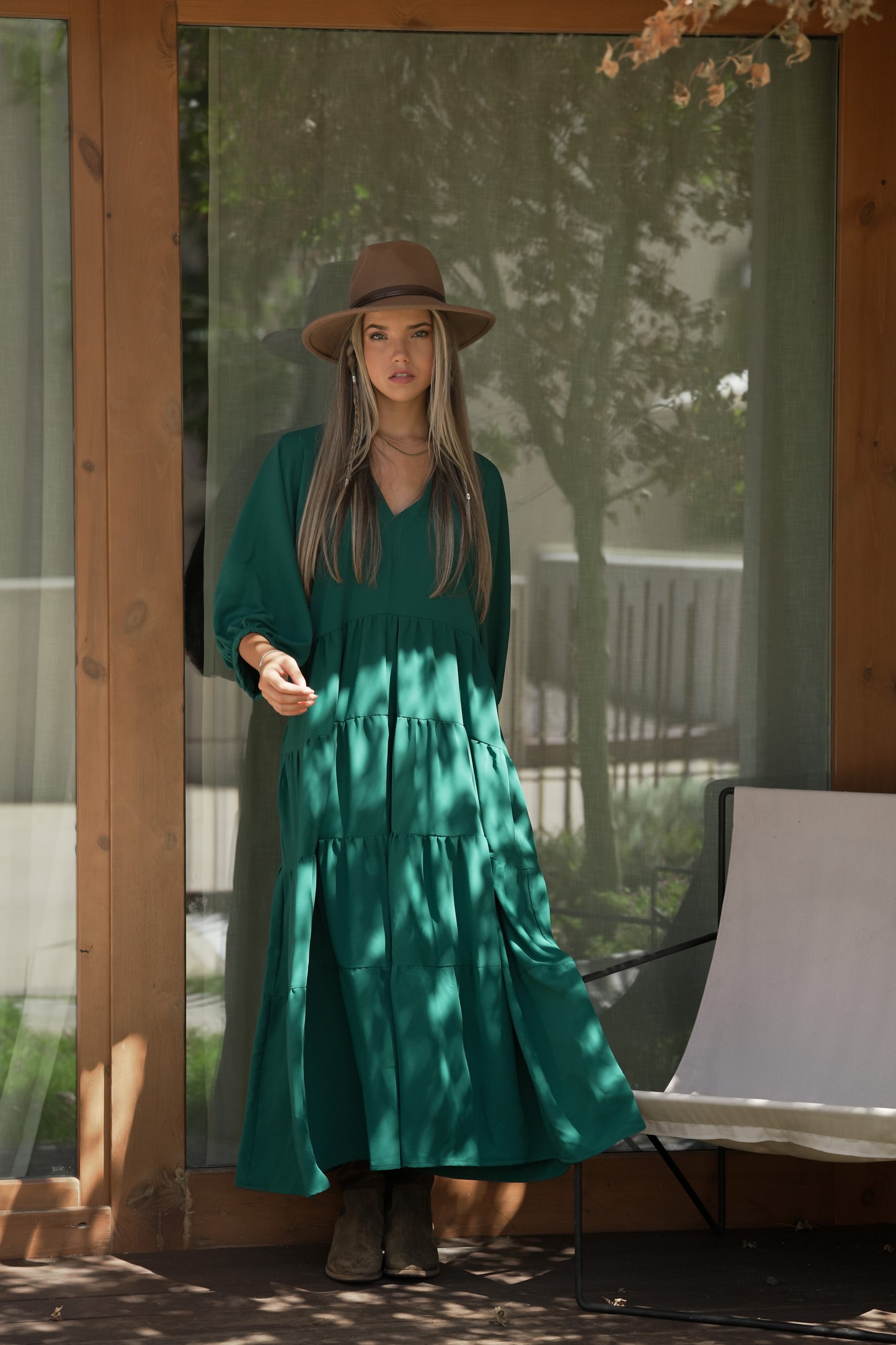 Vestido comprido com folhos
