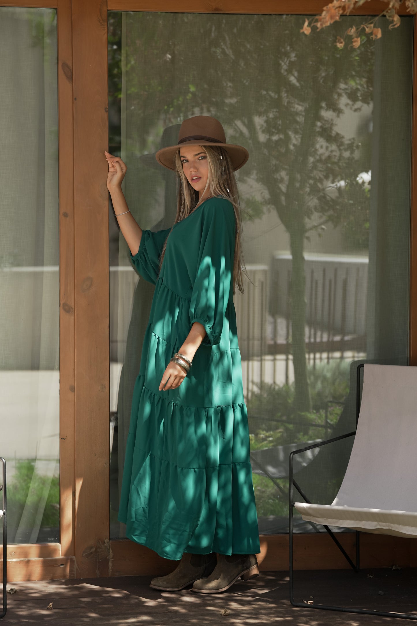 Vestido comprido com folhos
