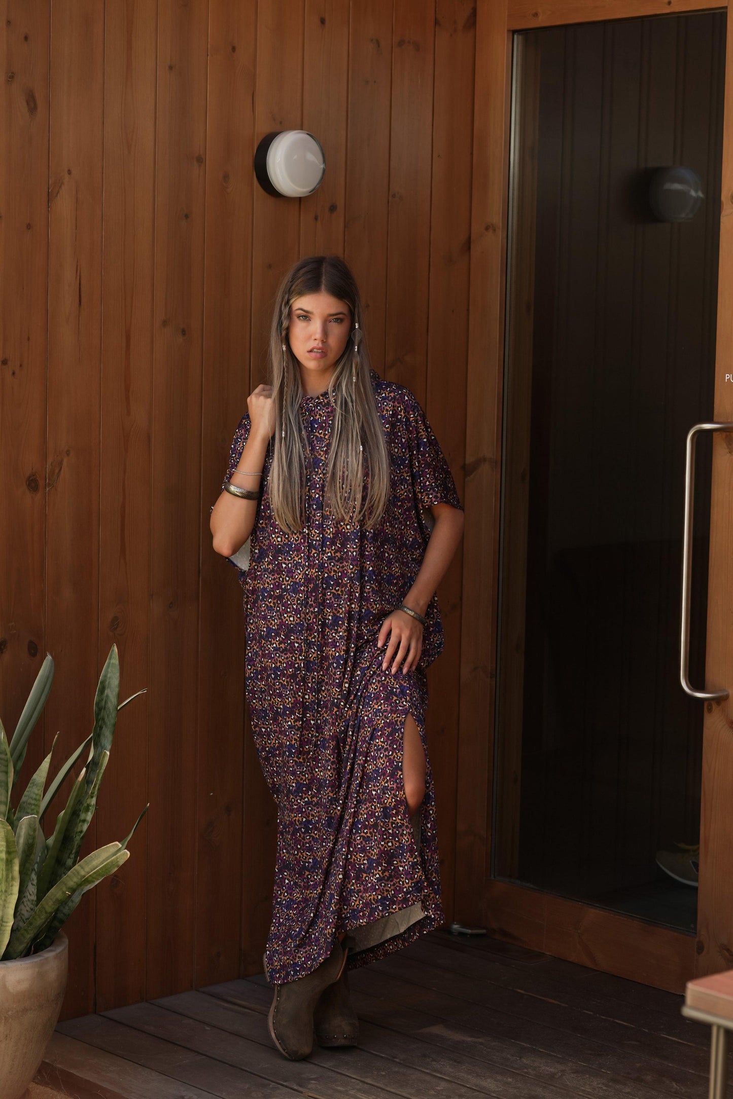 Vestido estampado com capuz