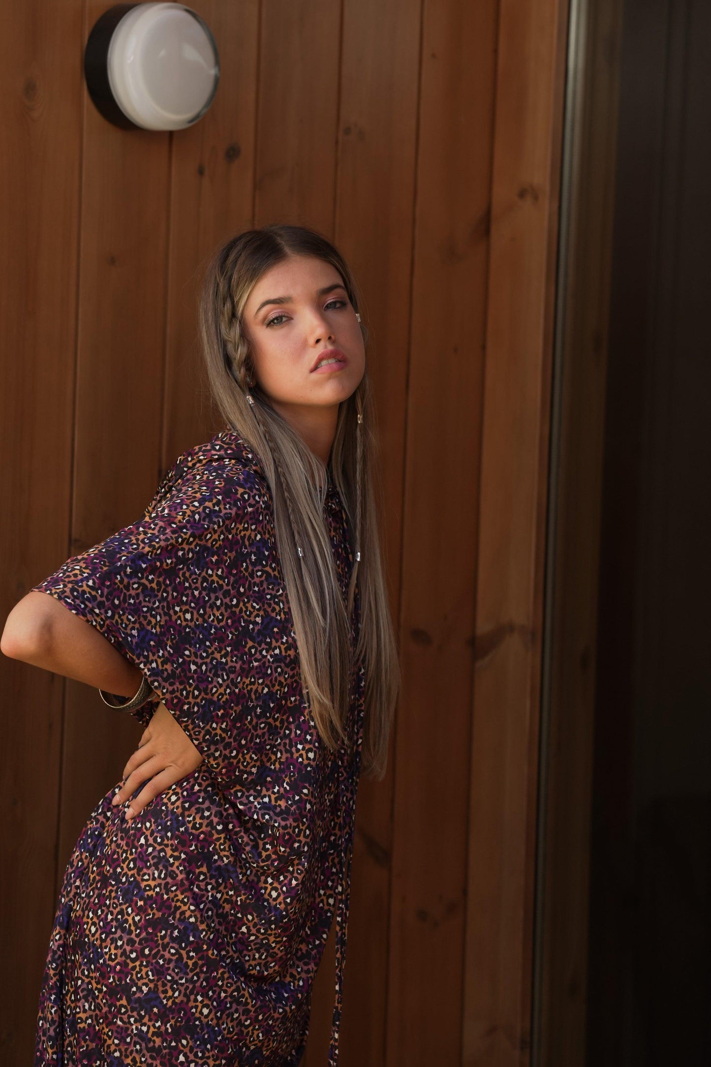 Vestido estampado com capuz