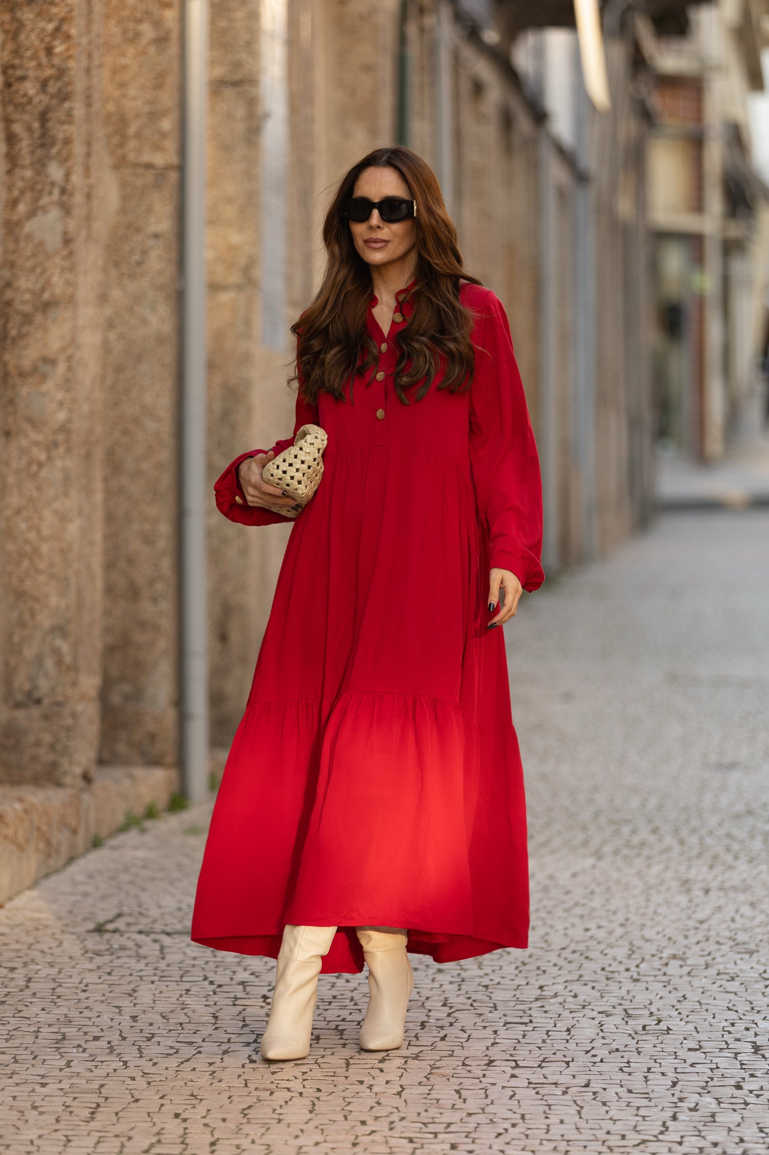 Vestido comprido com botões dourados