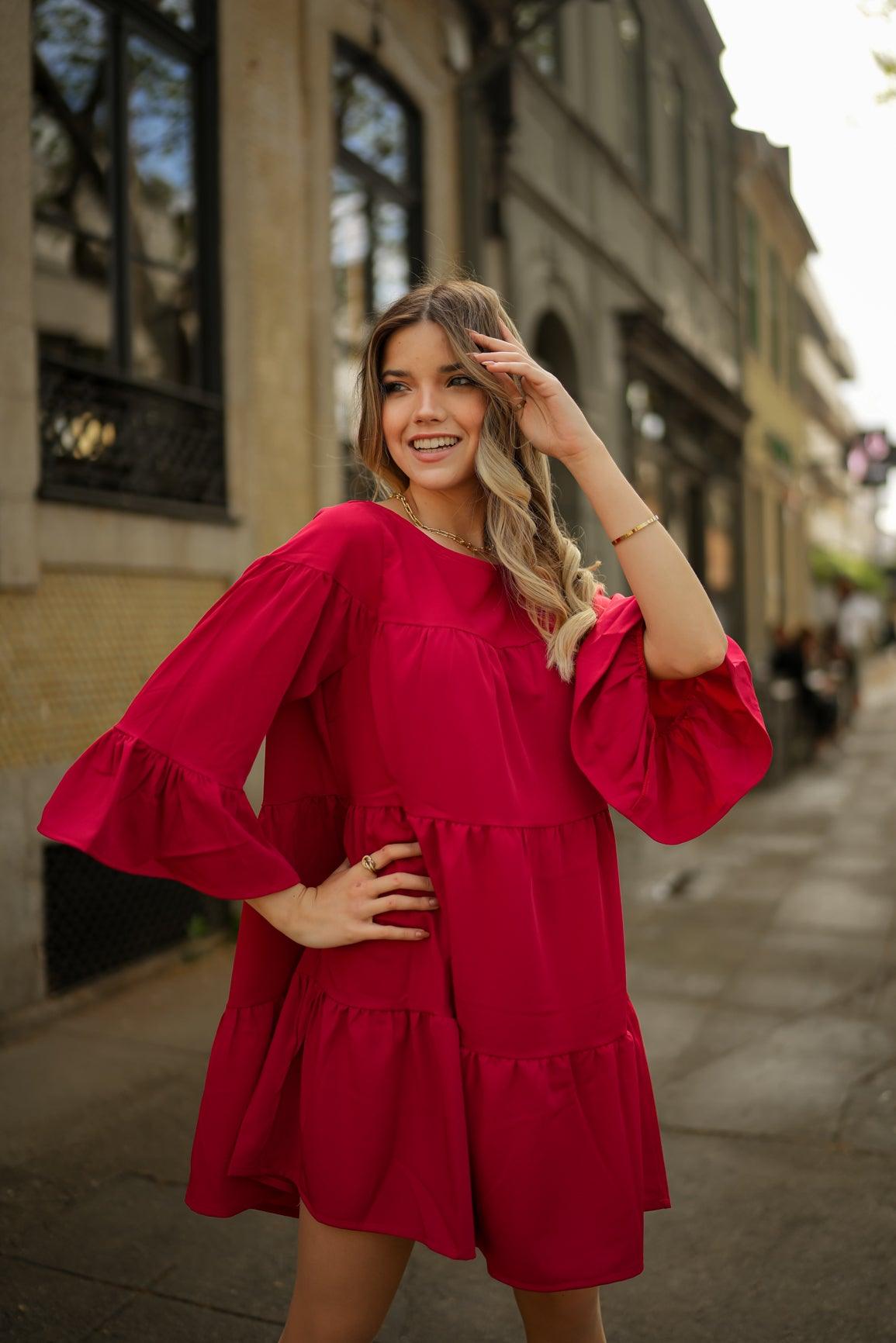Vestido curto com folhos