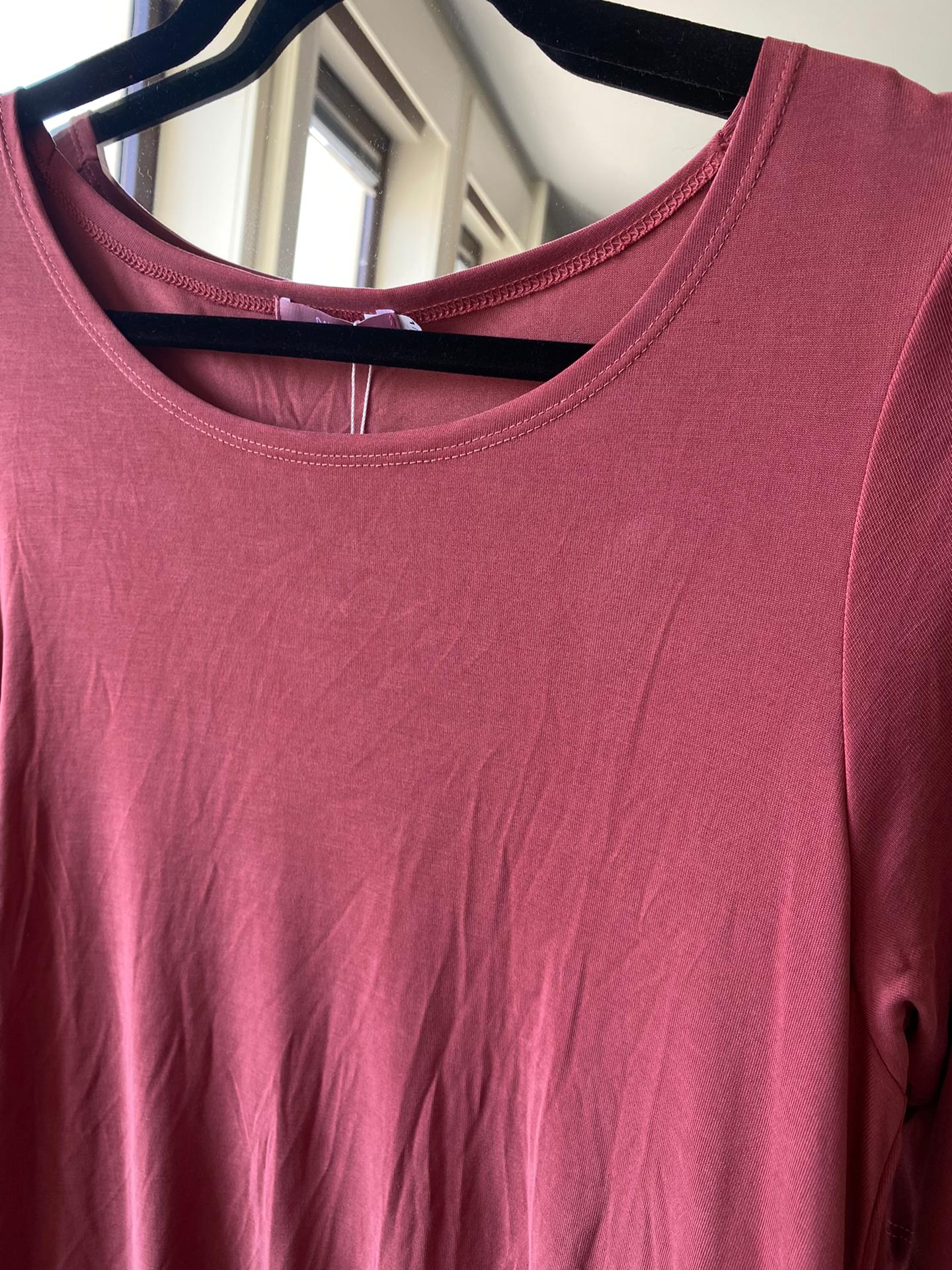Vestido midi com folho