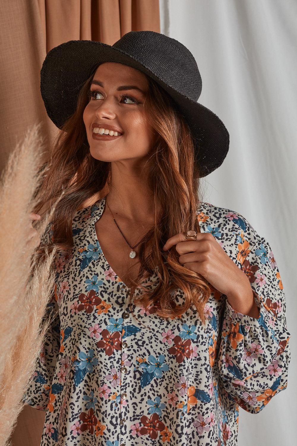 Vestido curto com estampado floral
