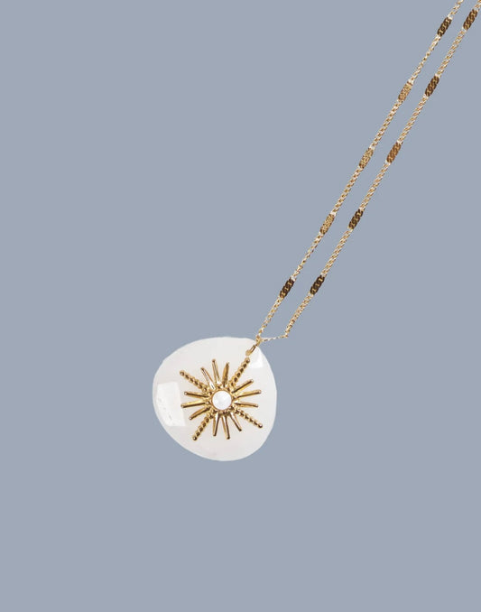 Long necklace with stone