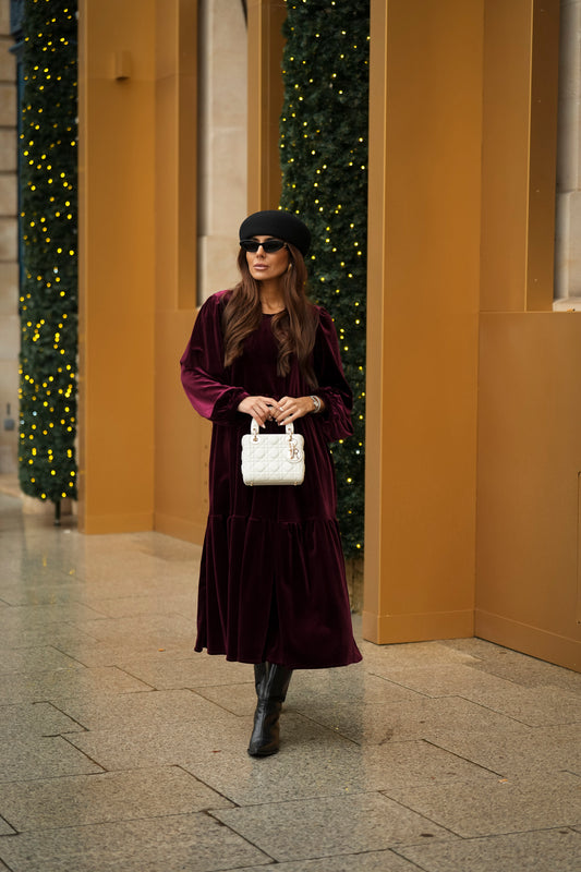 Vestido comprido com folhos em veludo