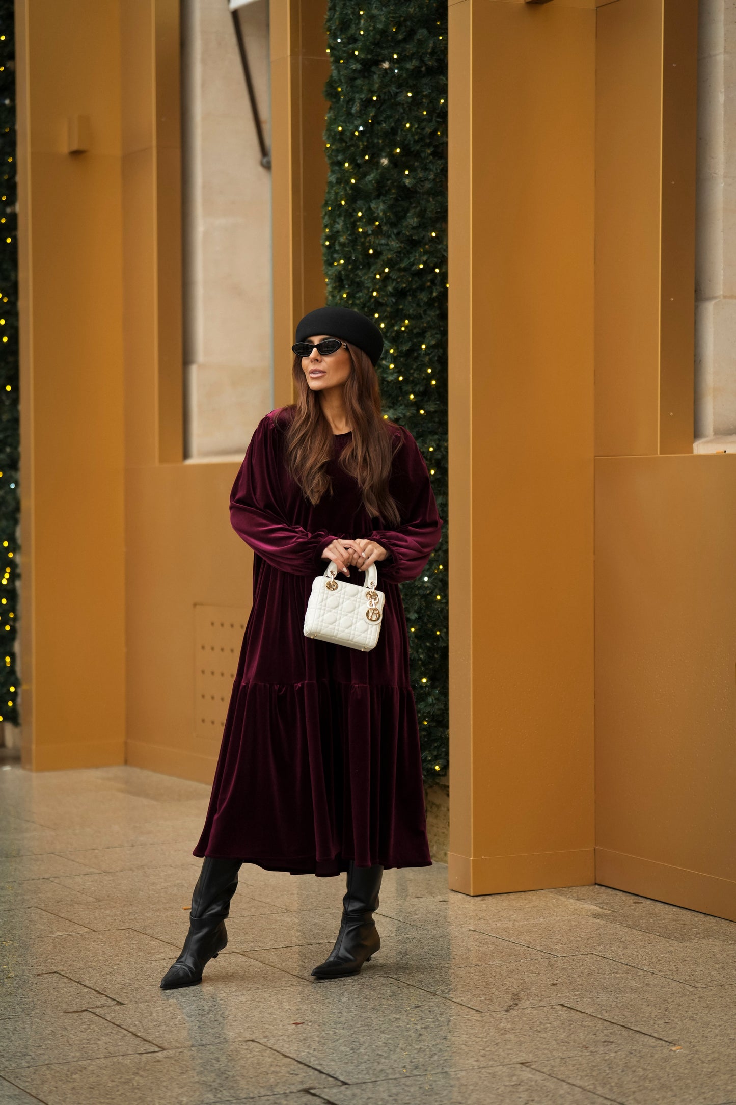 Vestido comprido com folhos em veludo