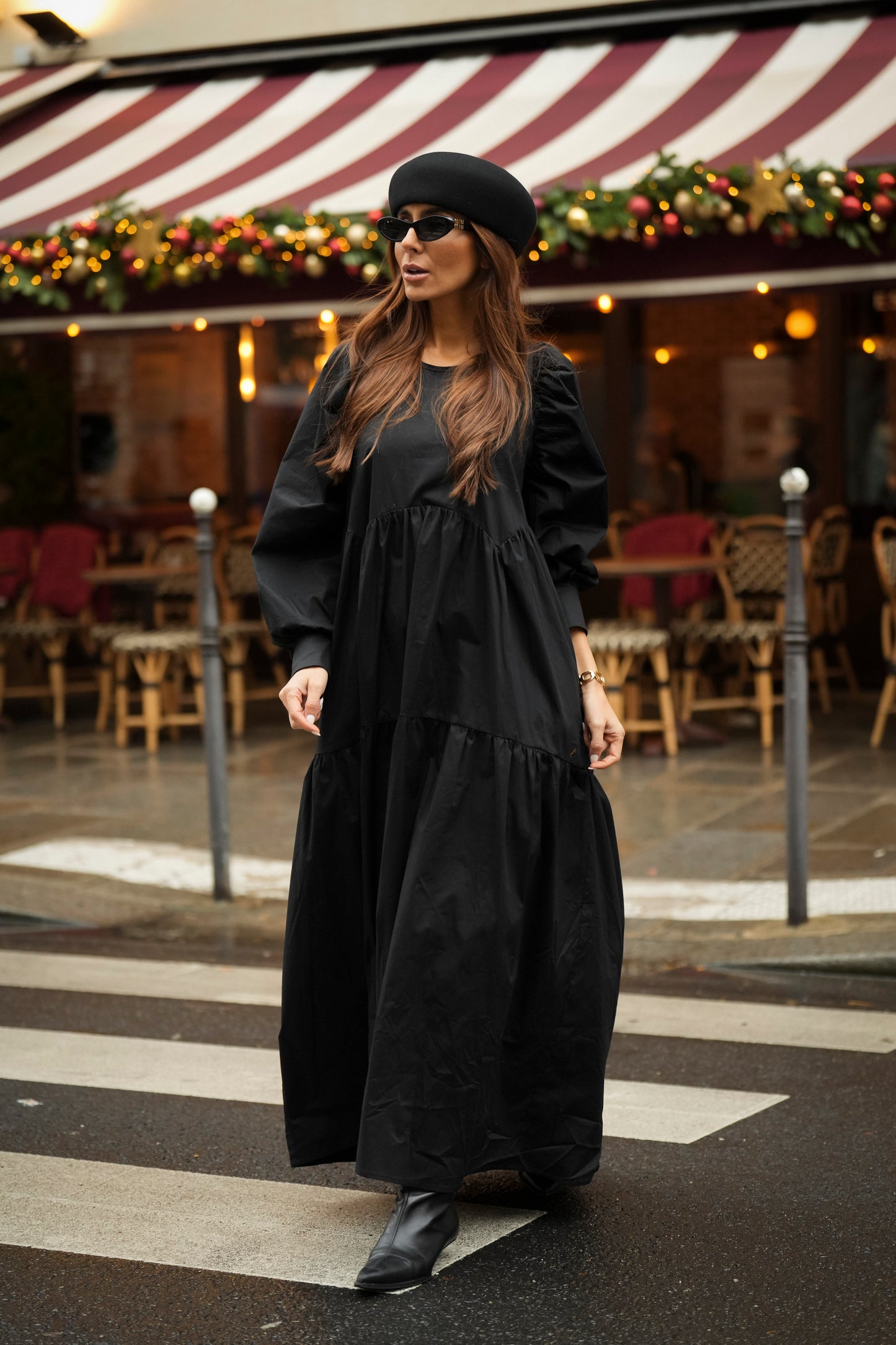 Vestido comprido com folho em preto