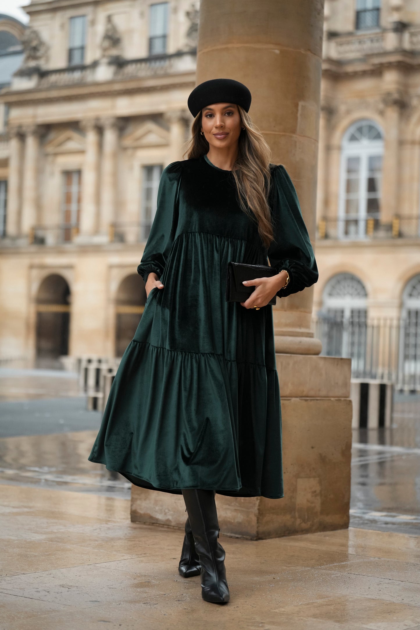 Vestido comprido com folhos em veludo