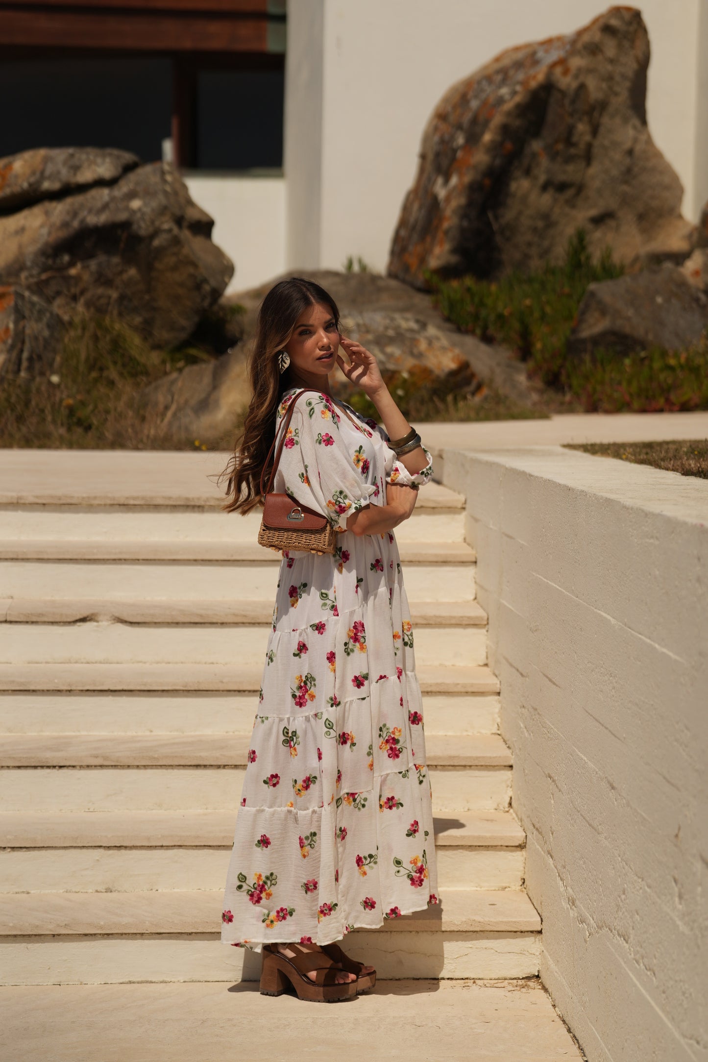 Vestido comprido branco com flores