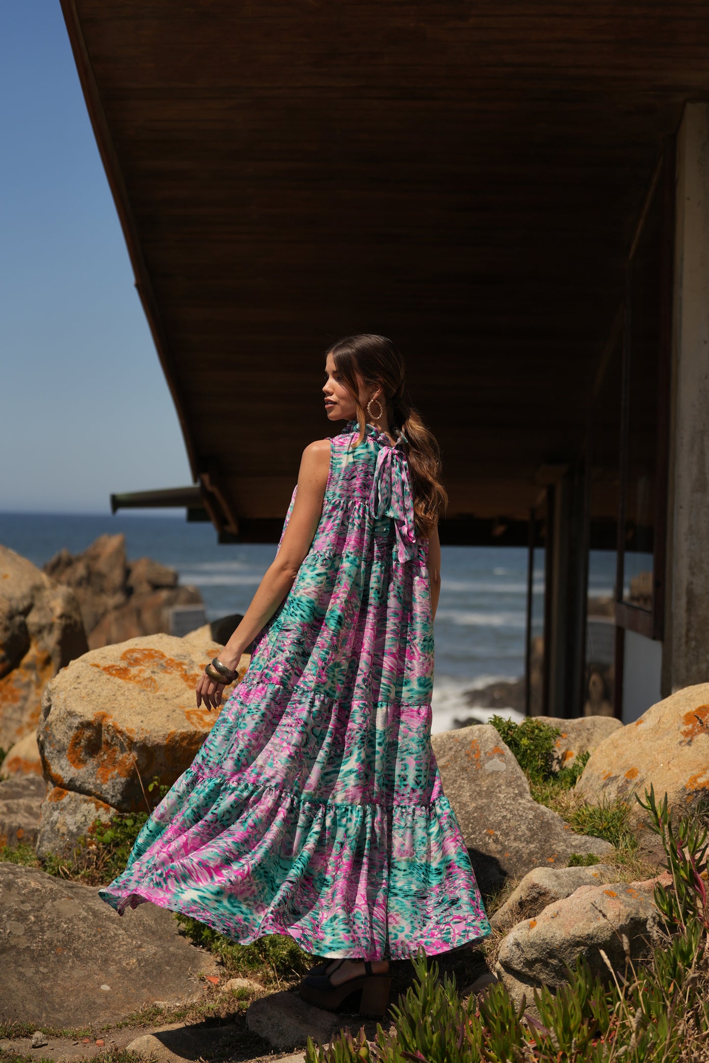 Vestido comprido em seda estampada