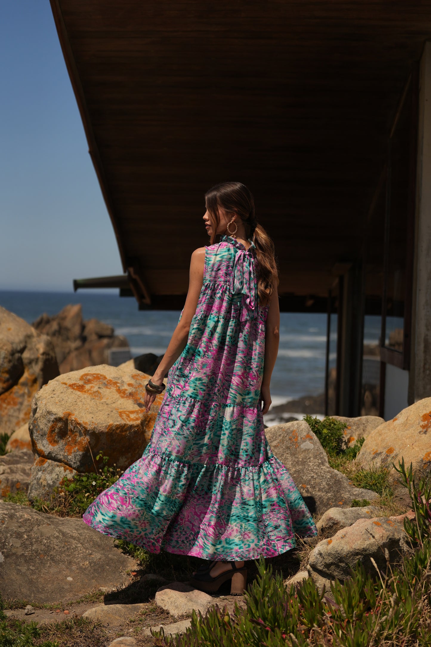 Vestido comprido em seda estampada