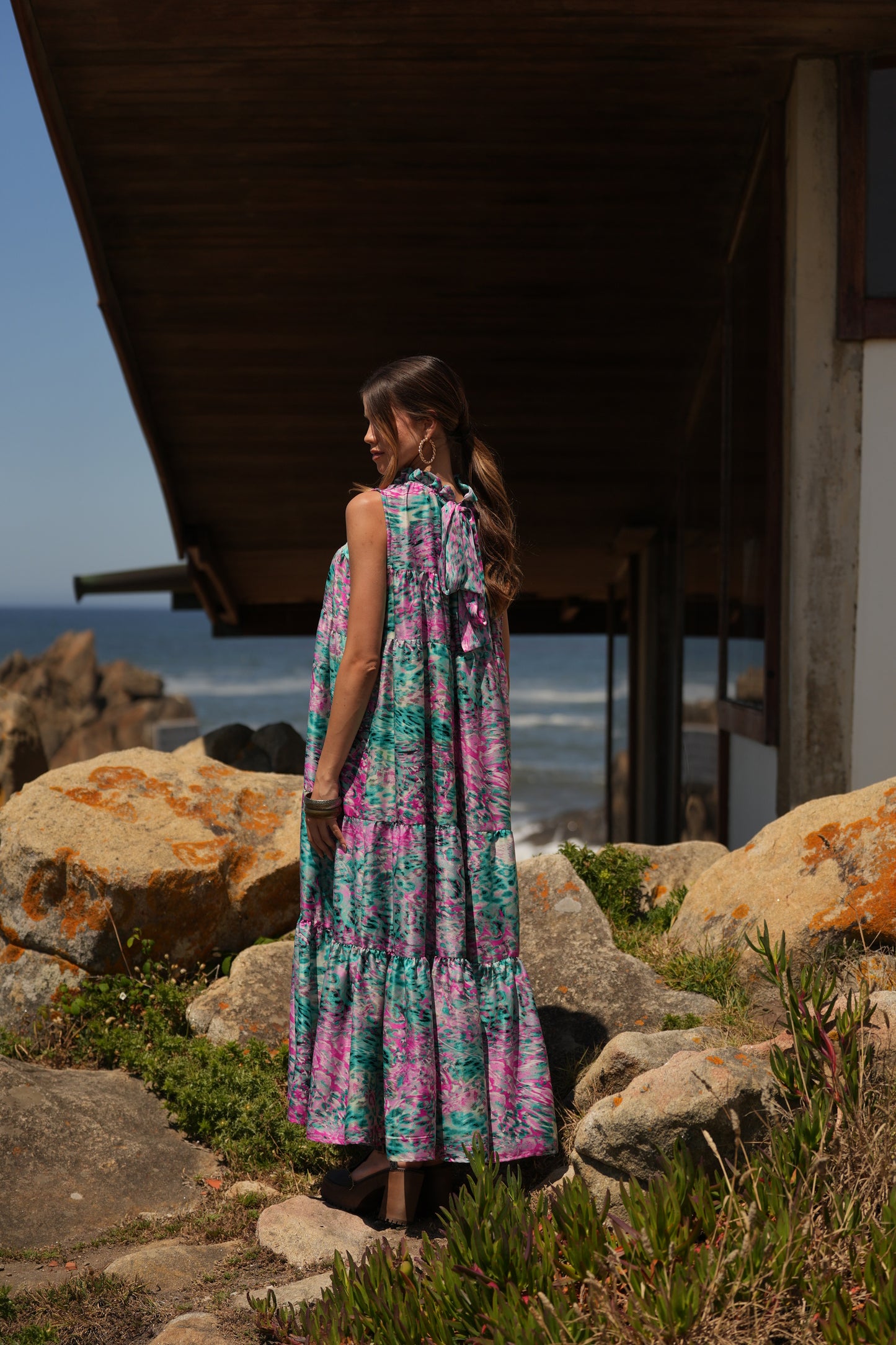 Vestido comprido em seda estampada