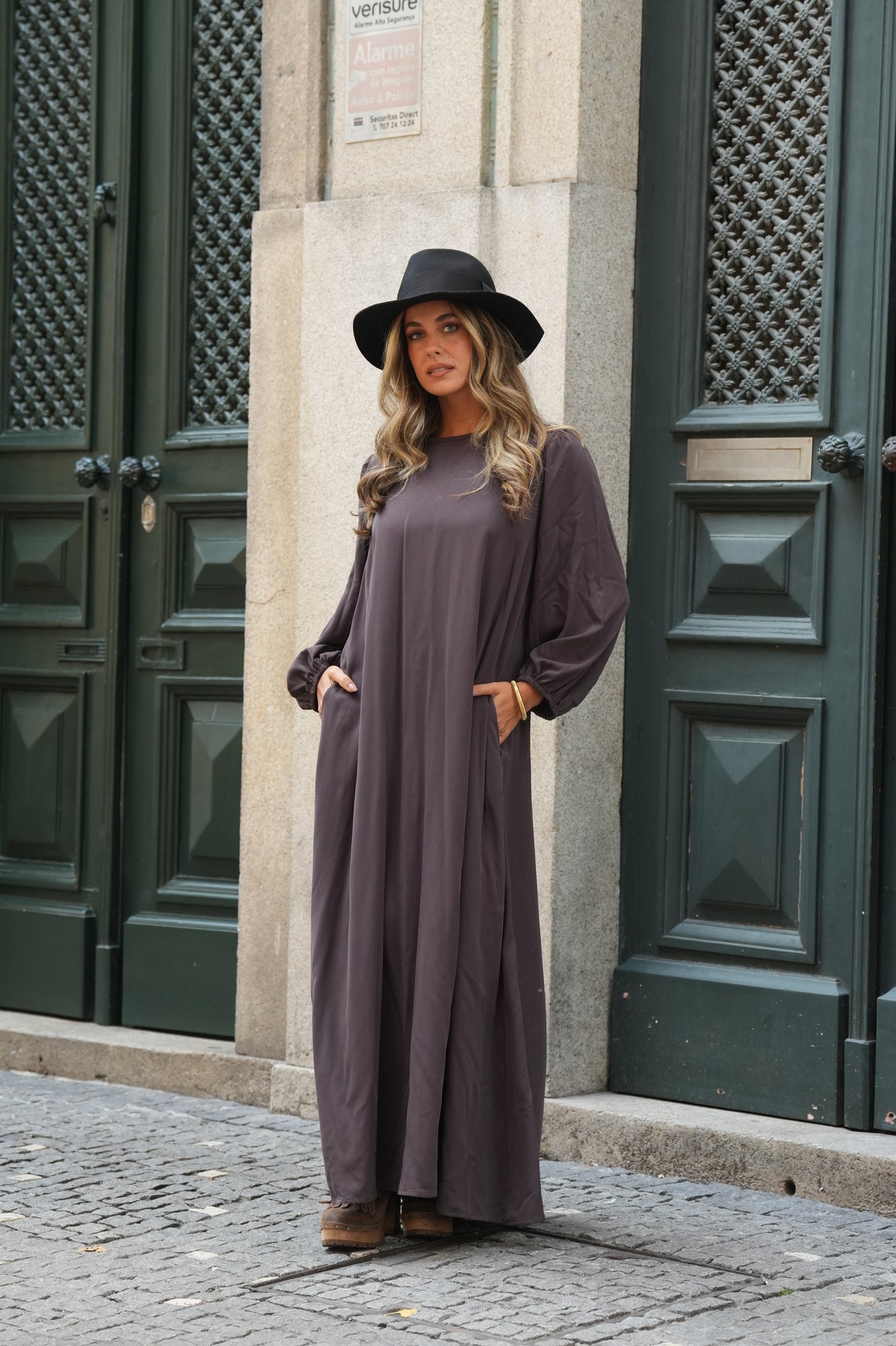 Vestido comprido em viscose castanho