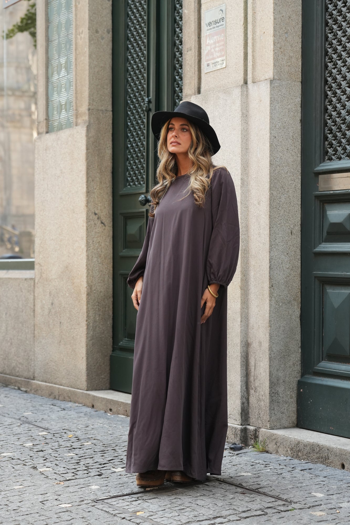 Vestido comprido em viscose castanho