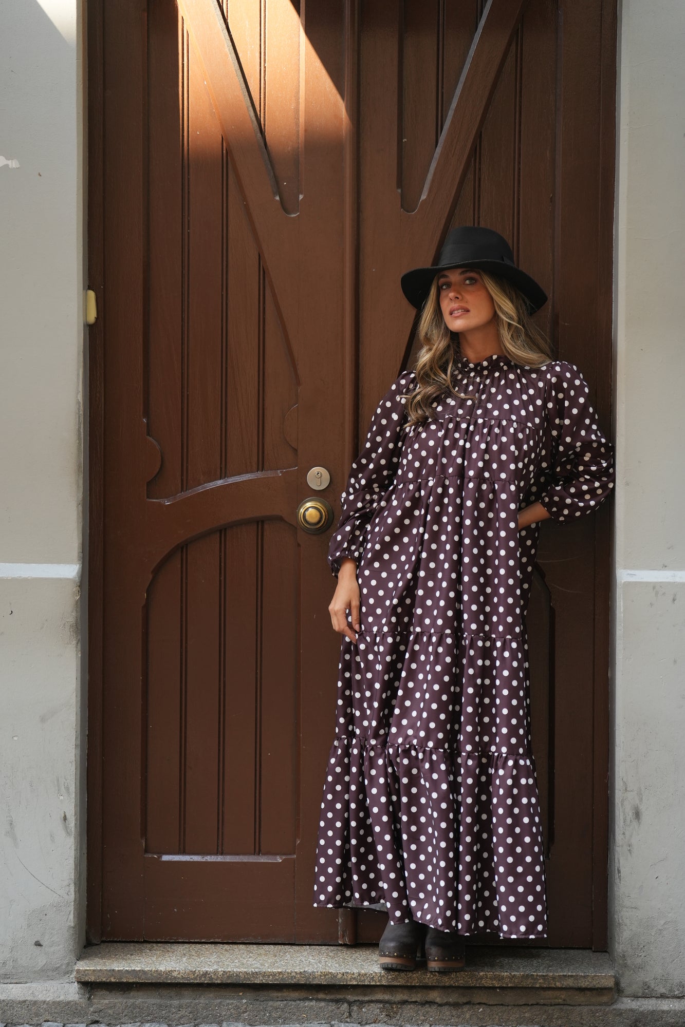 Vestido comprido com folhos