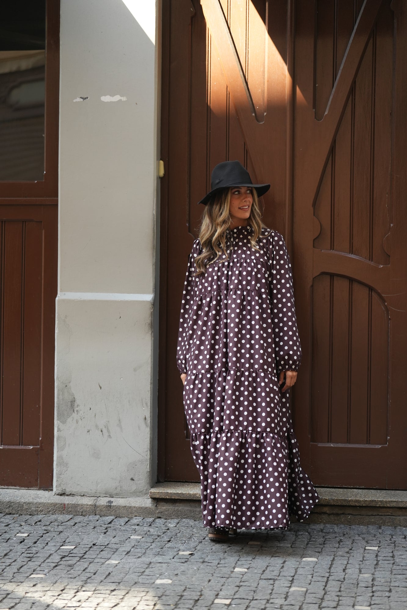 Vestido comprido com folhos