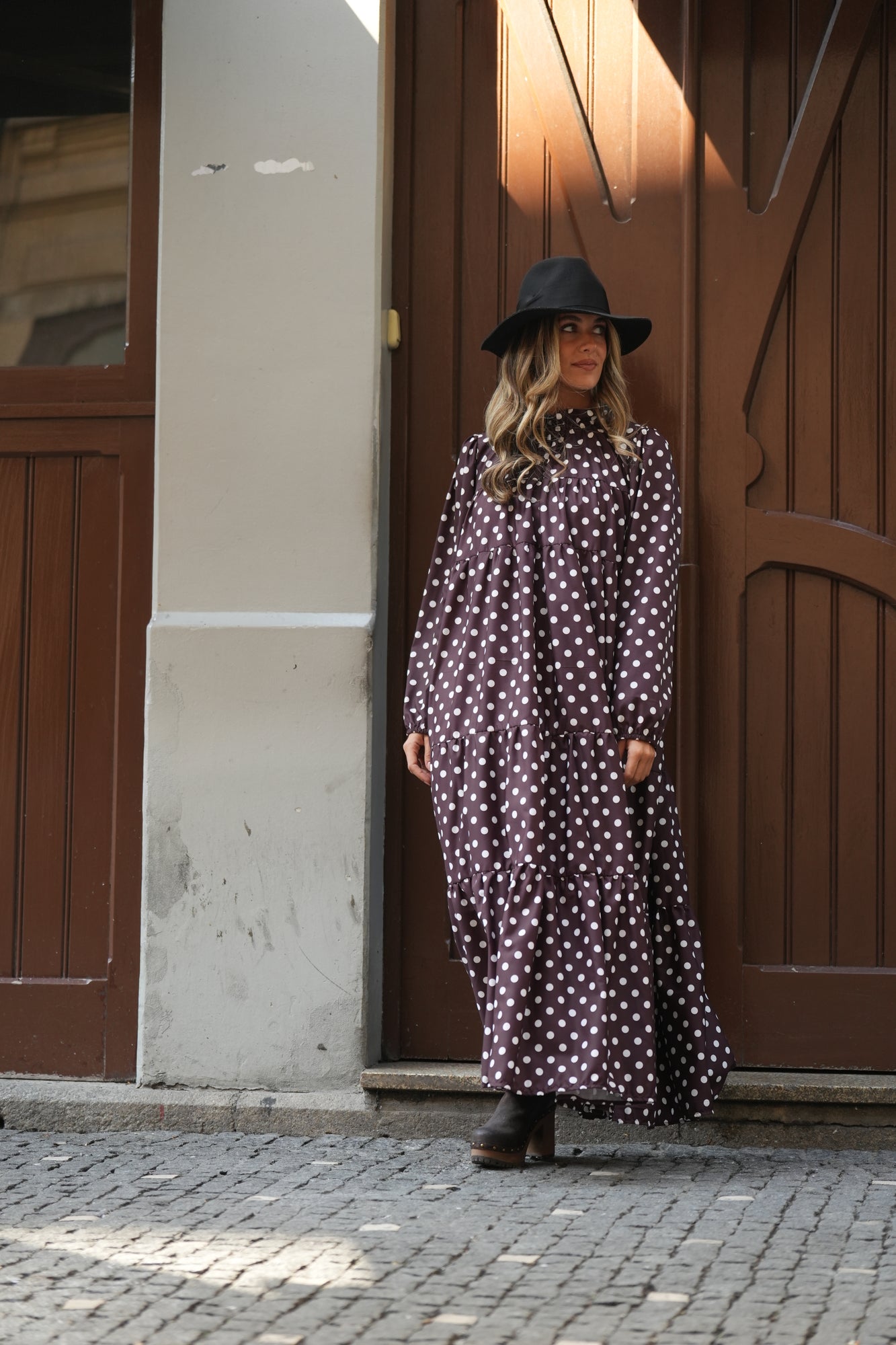 Vestido comprido com folhos