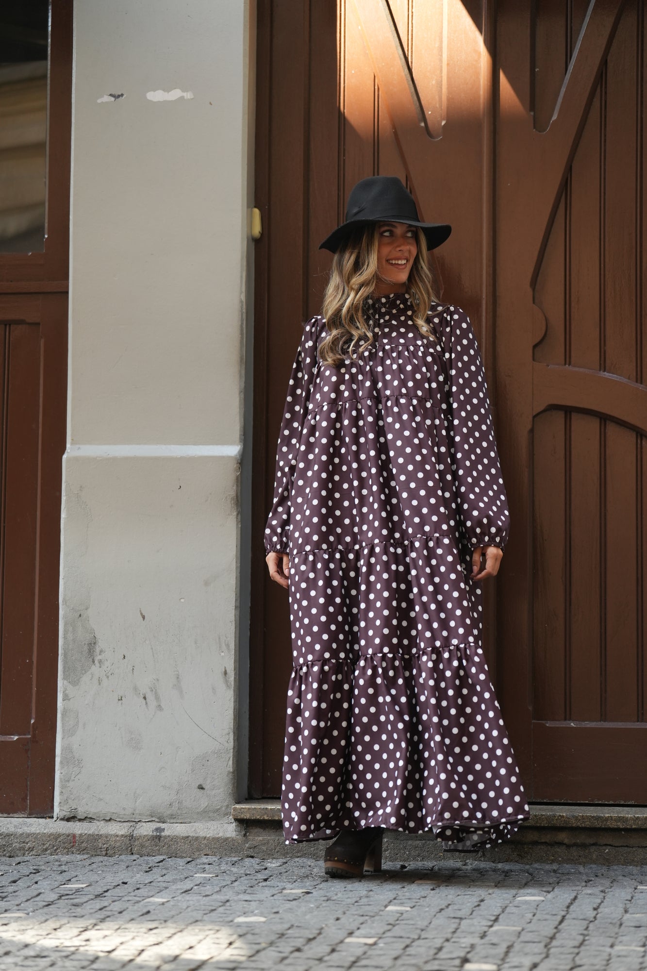 Vestido comprido com folhos