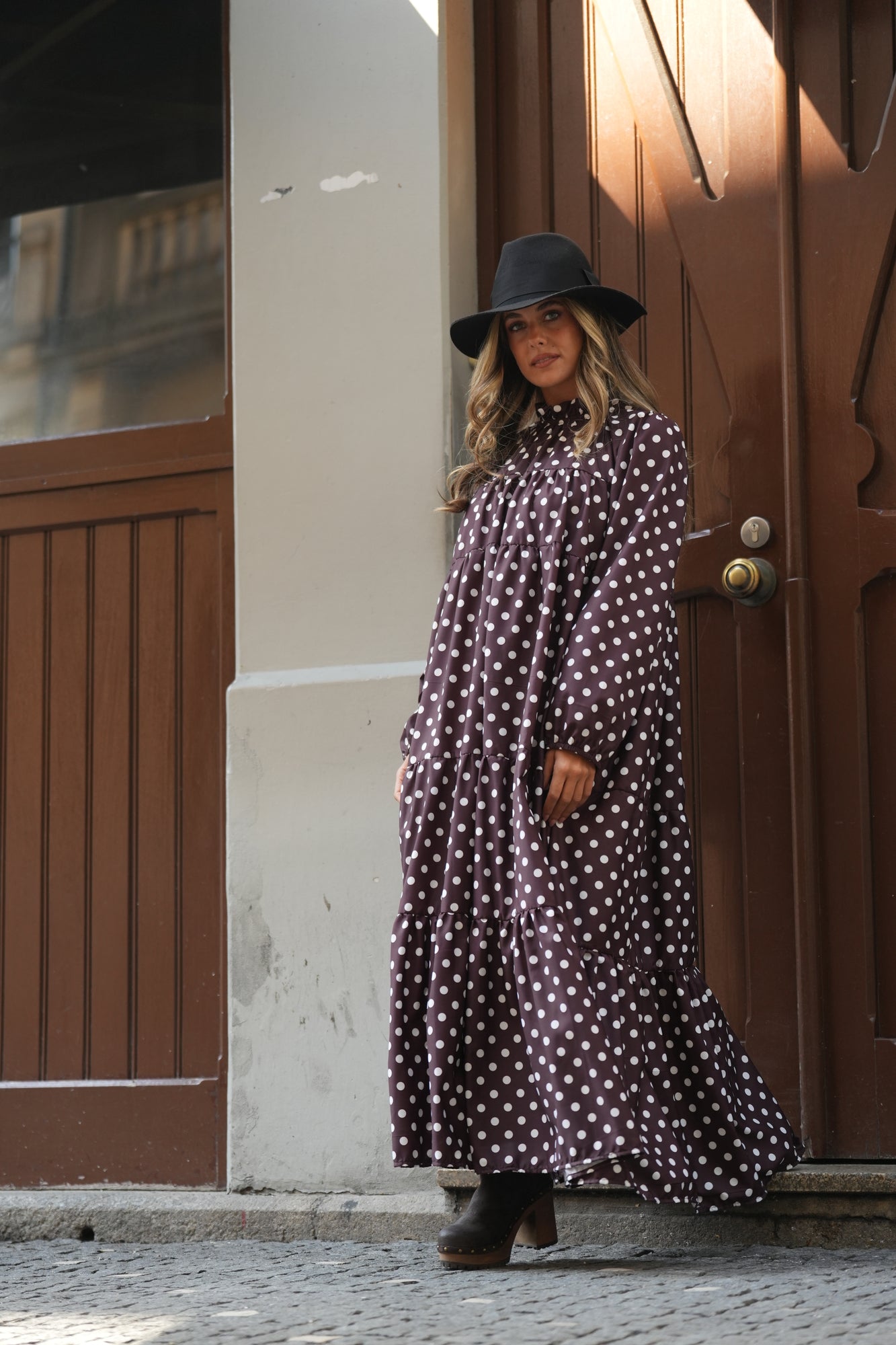 Vestido comprido com folhos