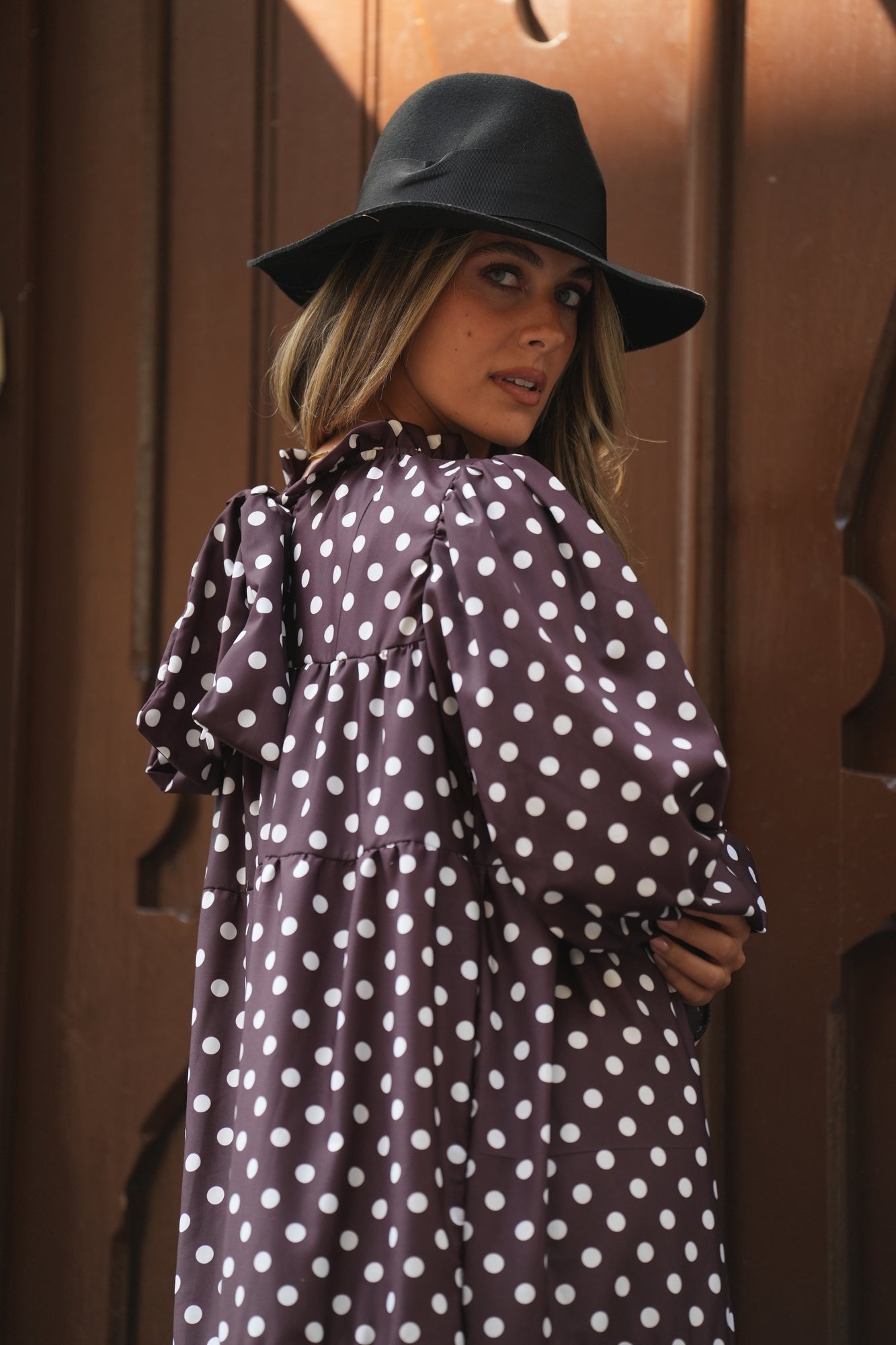 Vestido comprido com folhos