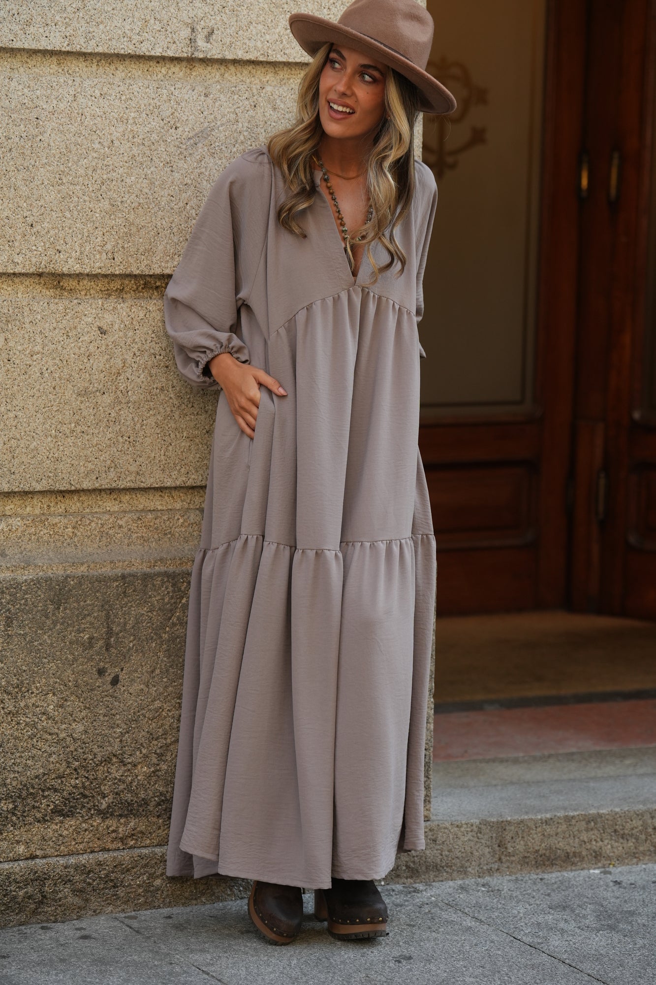 Vestido comprido com folho