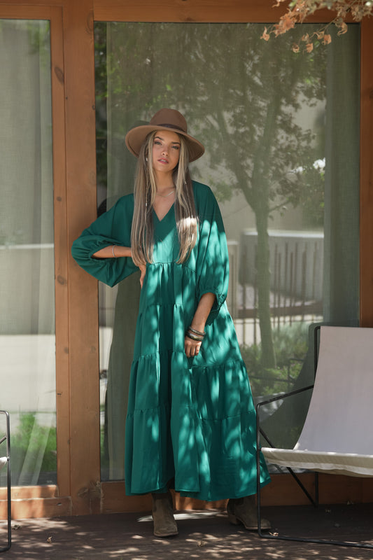Vestido comprido com folhos