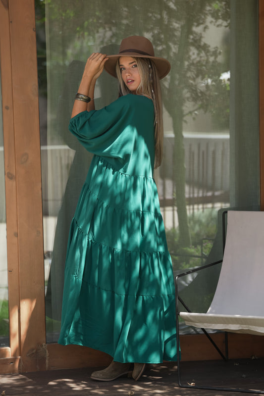 Vestido comprido com folhos