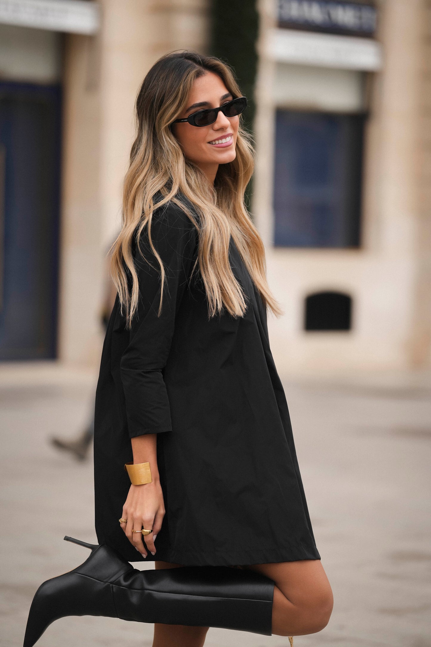 Short dress with pleats