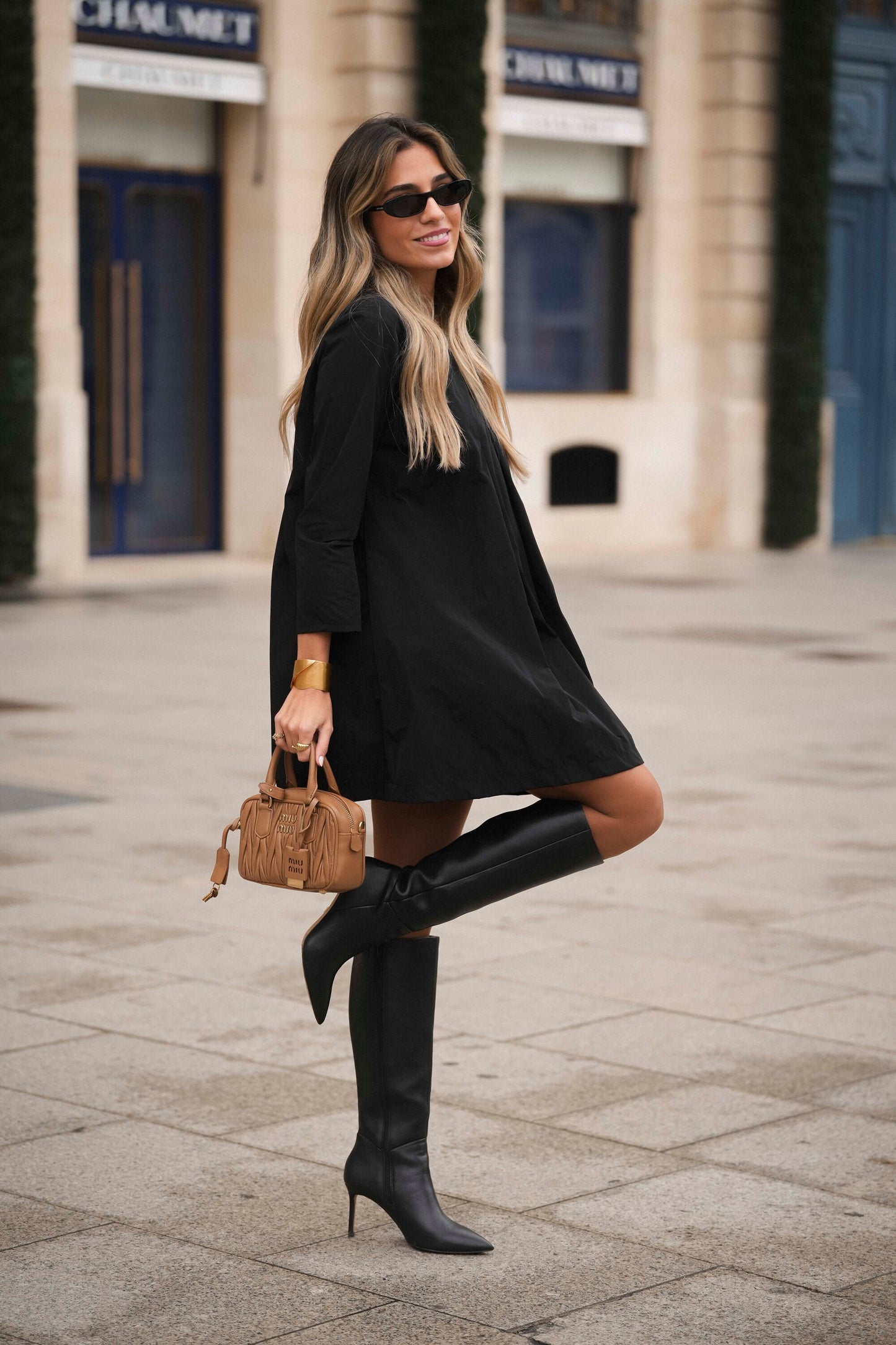 Short dress with pleats