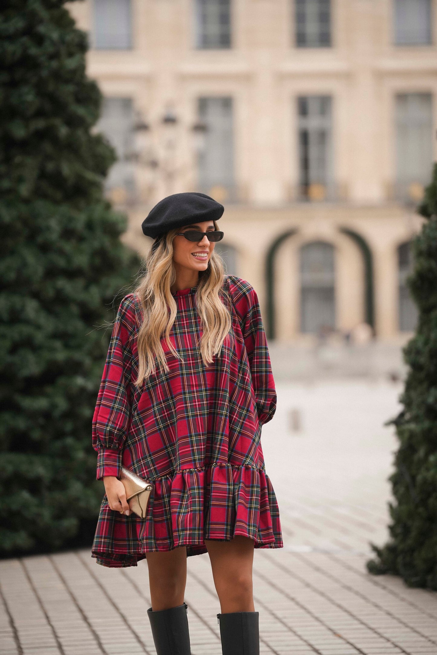 Vestido corto con volante de cuadros