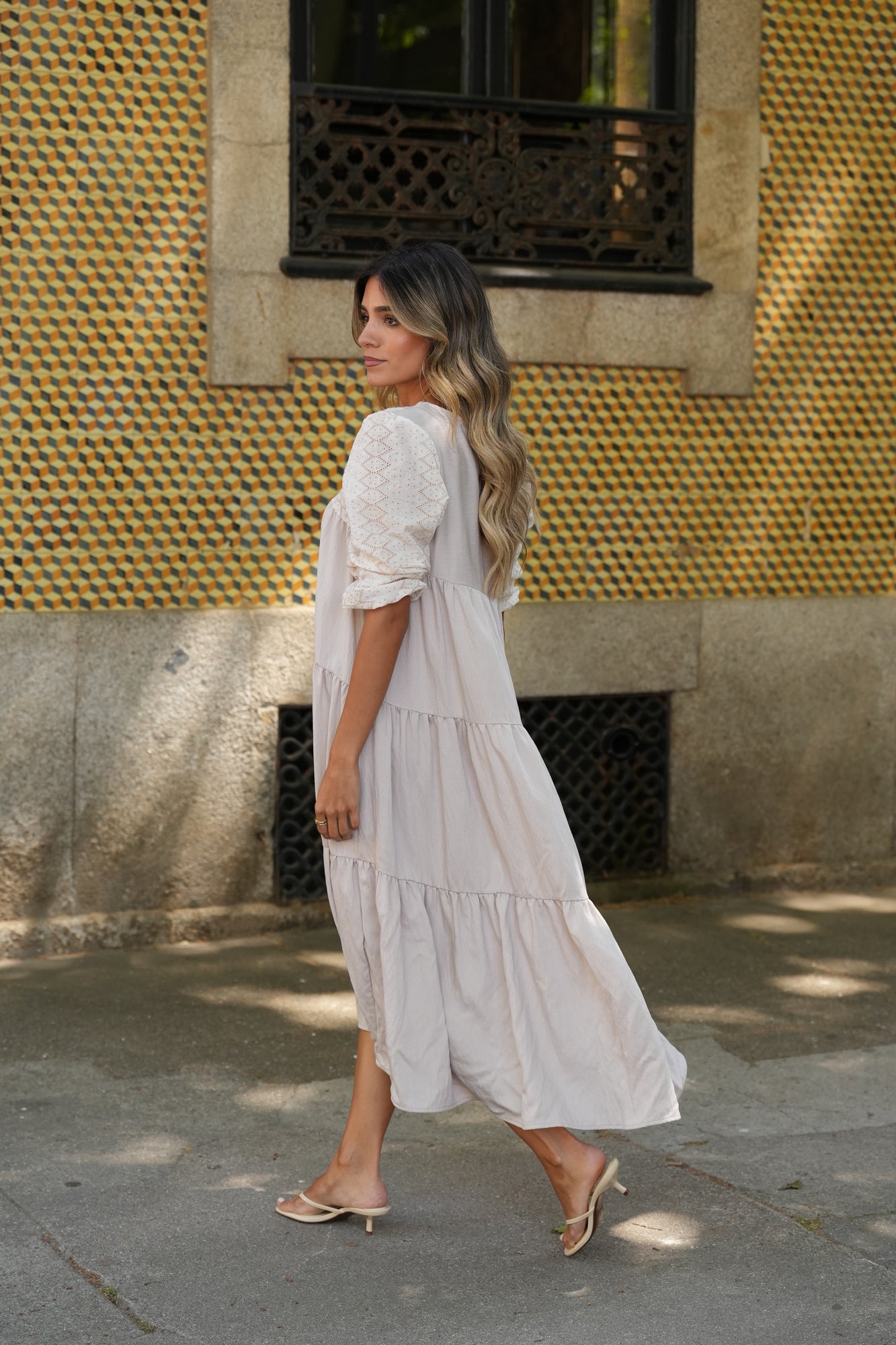 Vestido comprido Bege