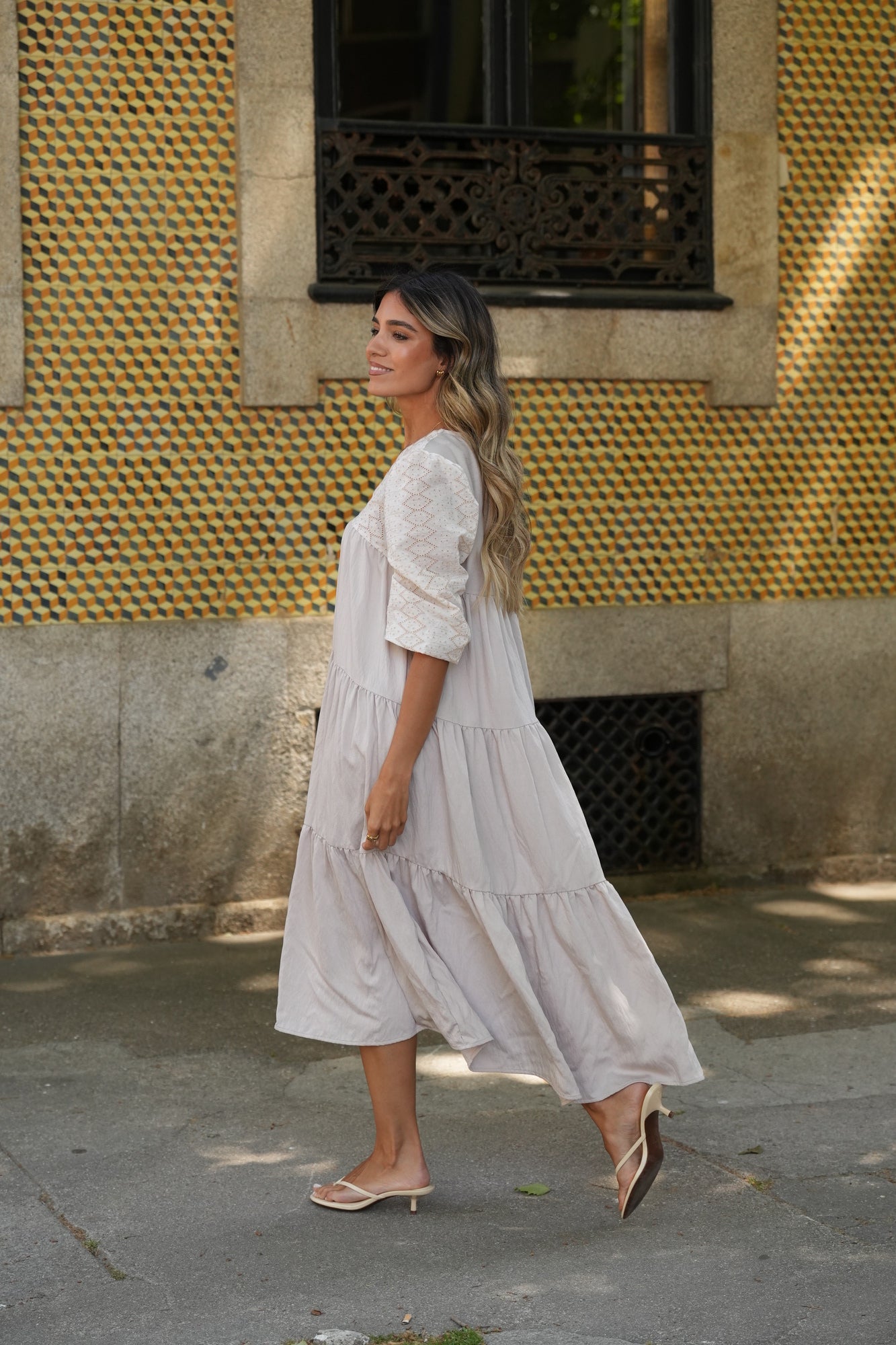 Vestido comprido Bege
