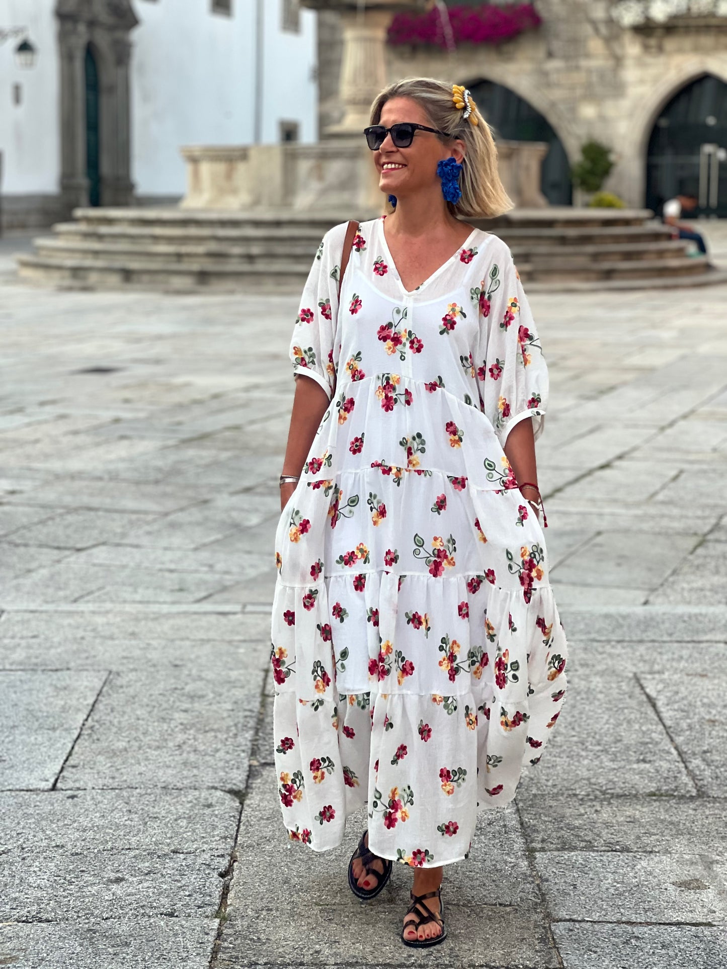 Vestido comprido branco com flores