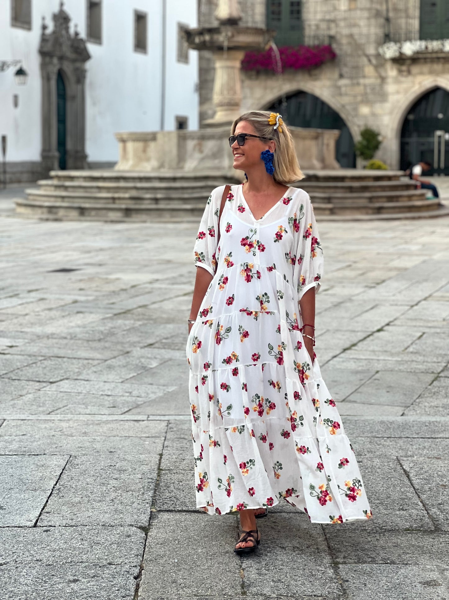 Vestido comprido branco com flores