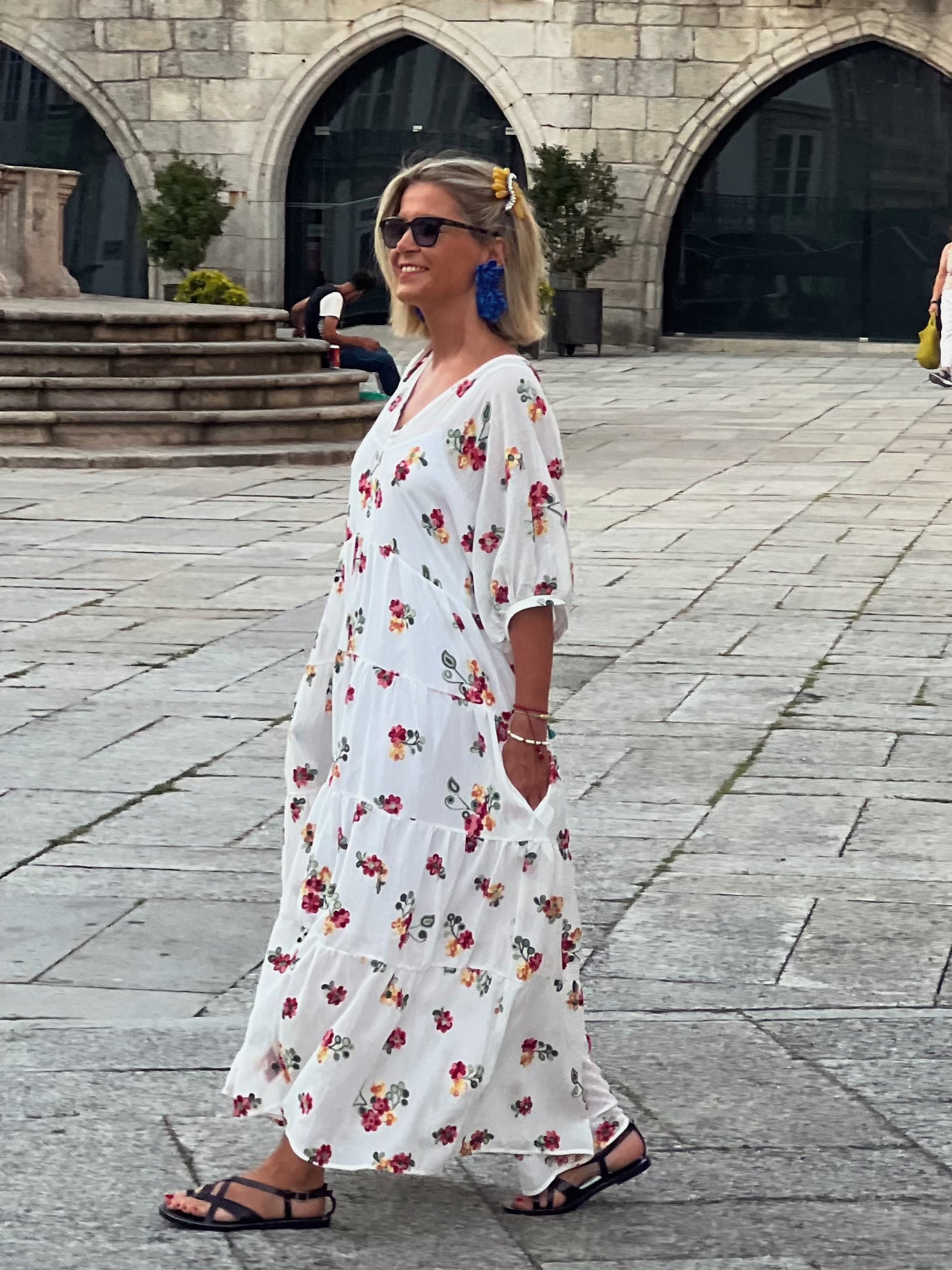 Vestido comprido branco com flores