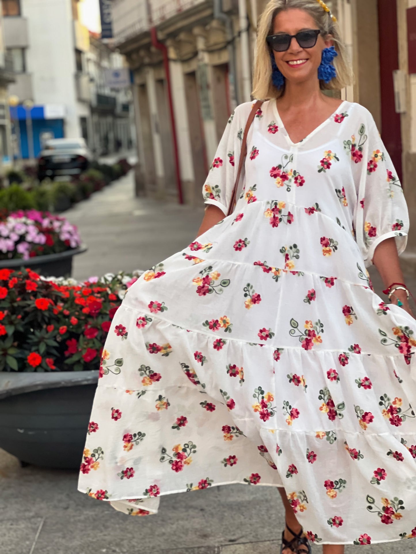 Vestido comprido branco com flores