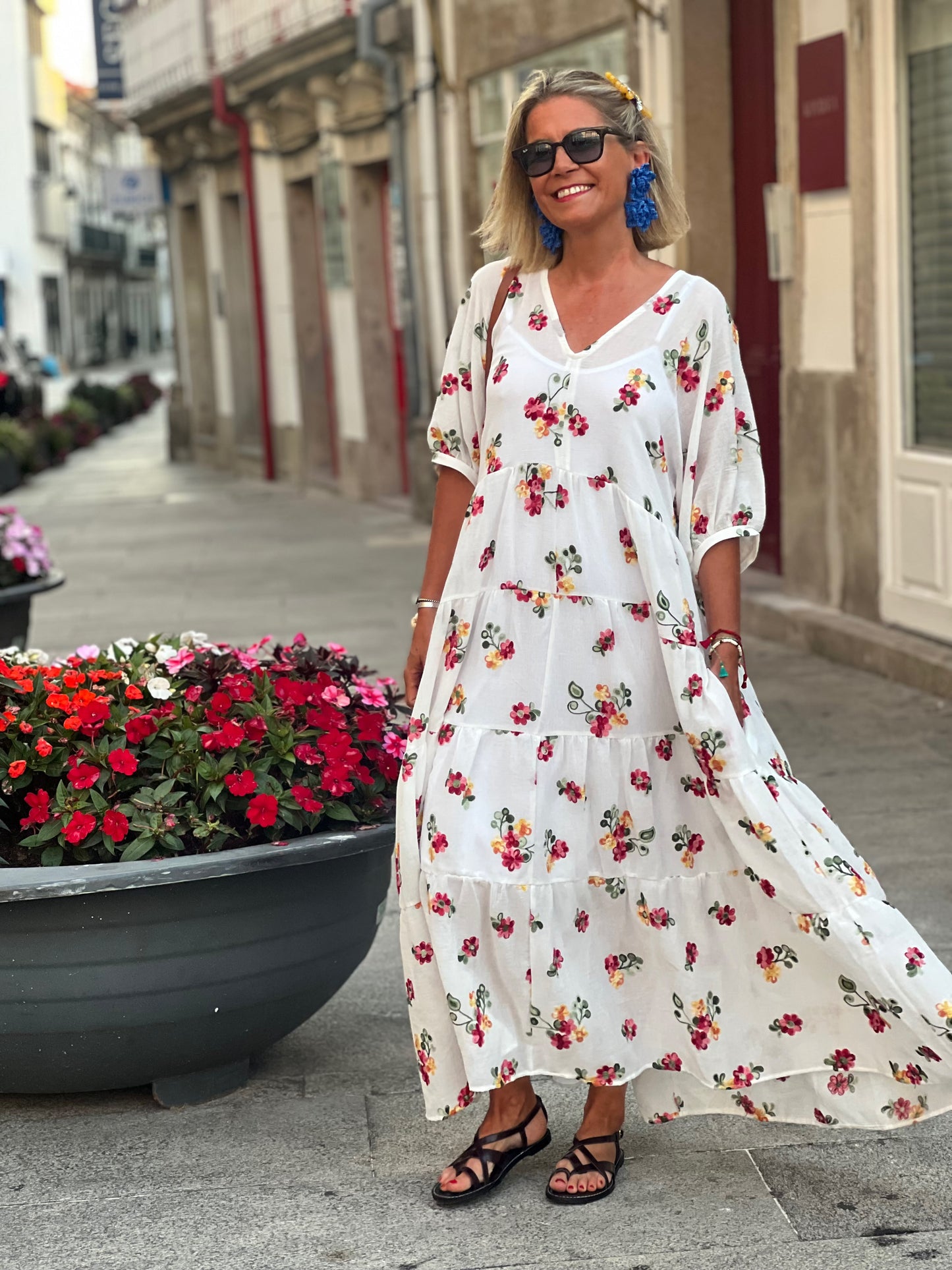 Vestido comprido branco com flores