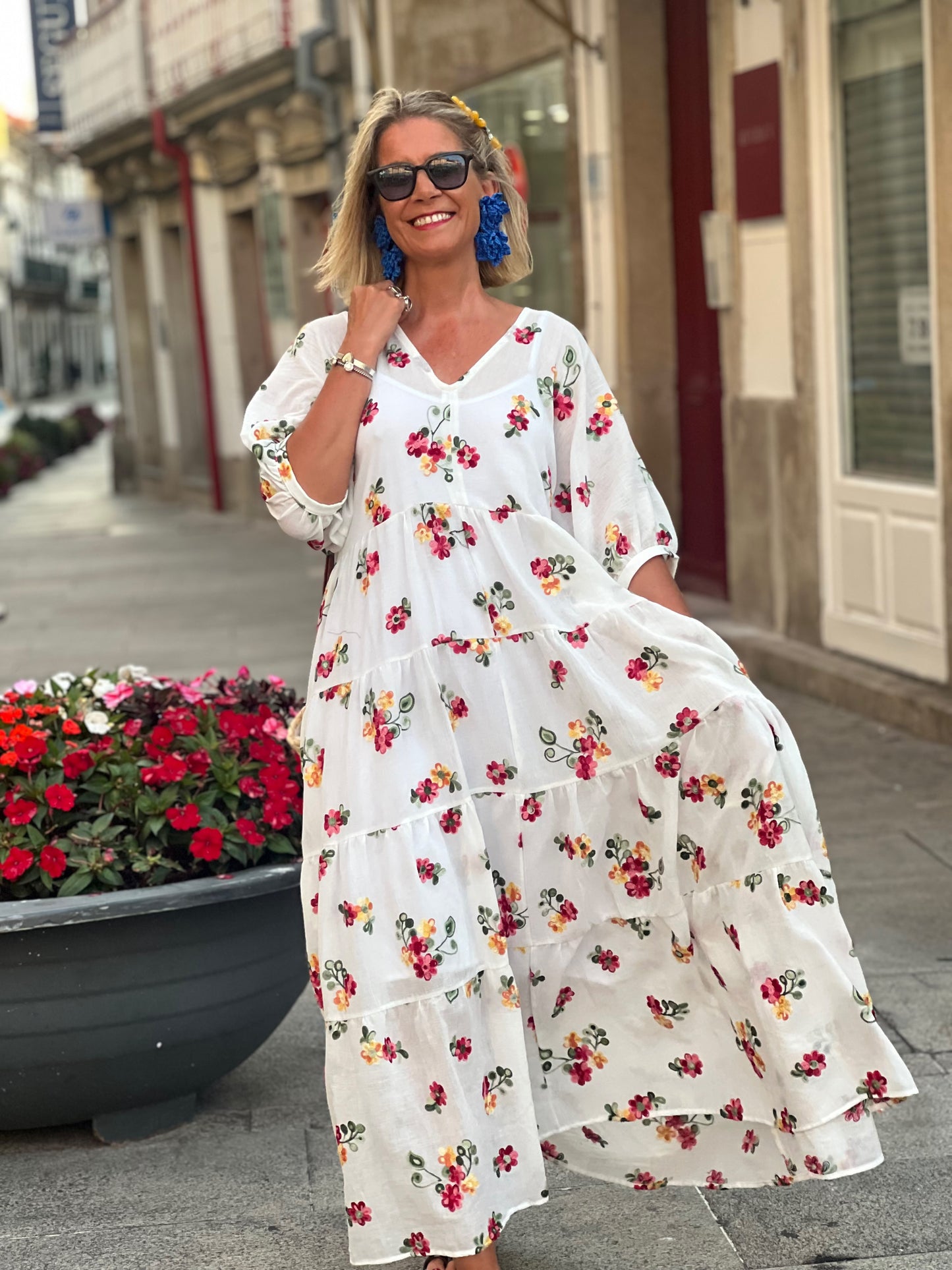 Vestido comprido branco com flores