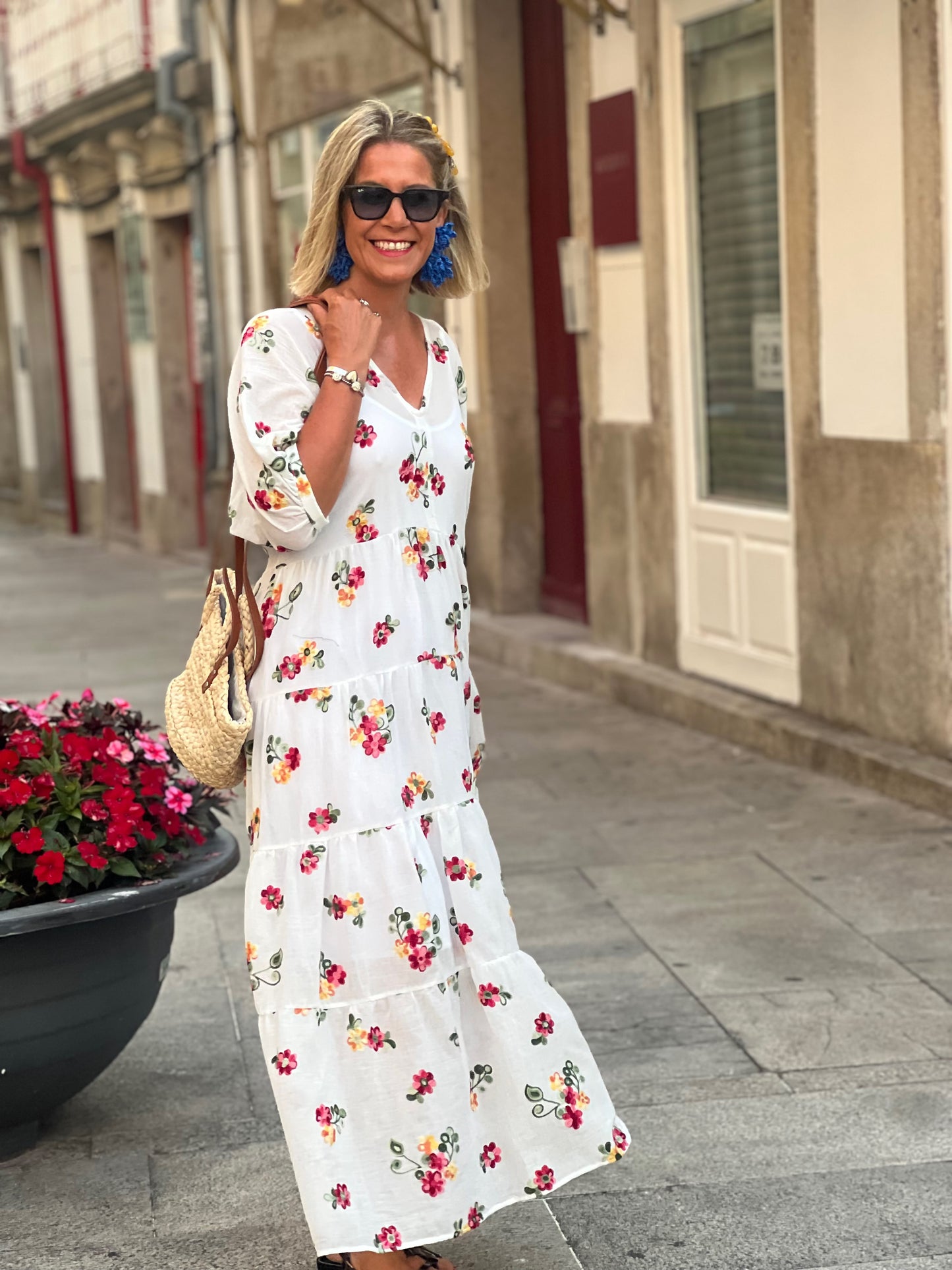 Vestido comprido branco com flores