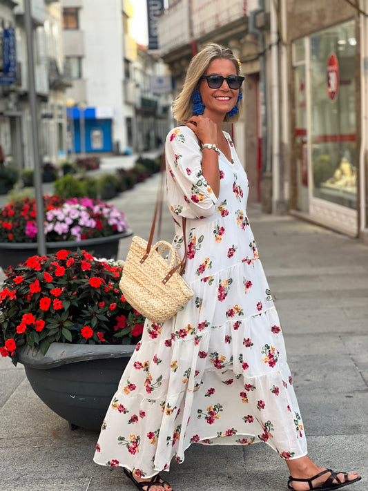 Vestido comprido branco com flores